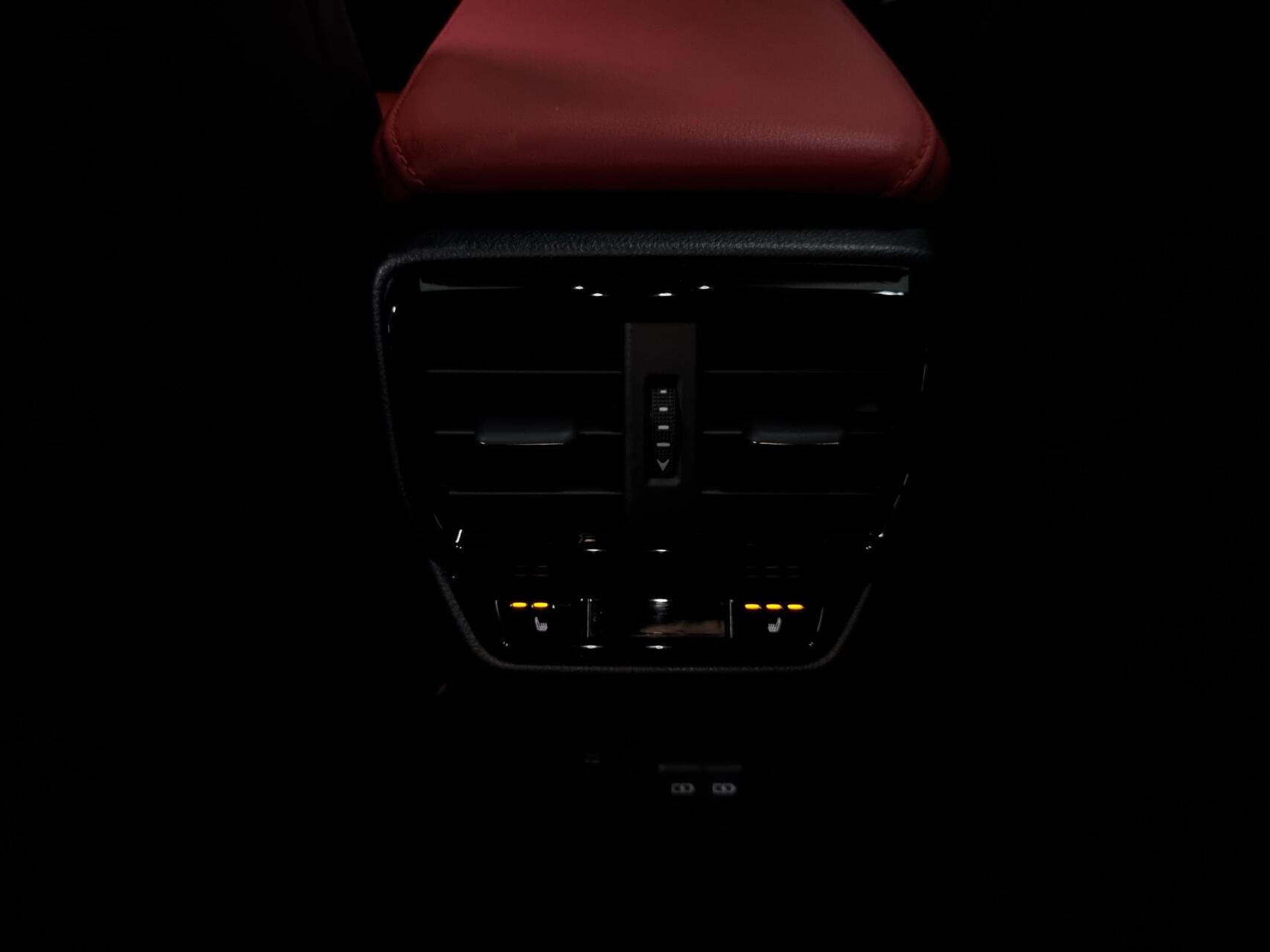 Foto van Lexus Lexus Nx450h+