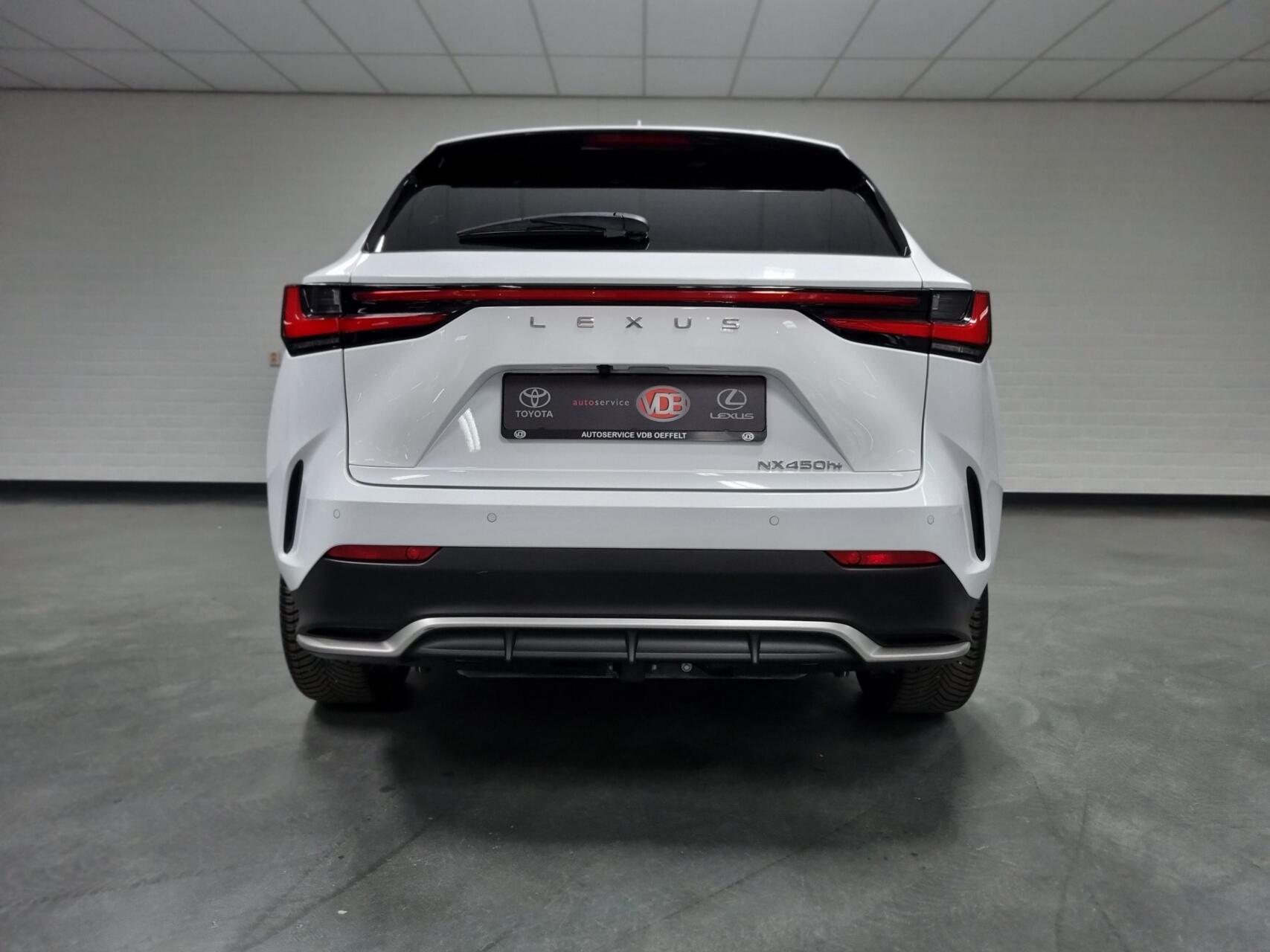 Foto van Lexus Lexus Nx450h+