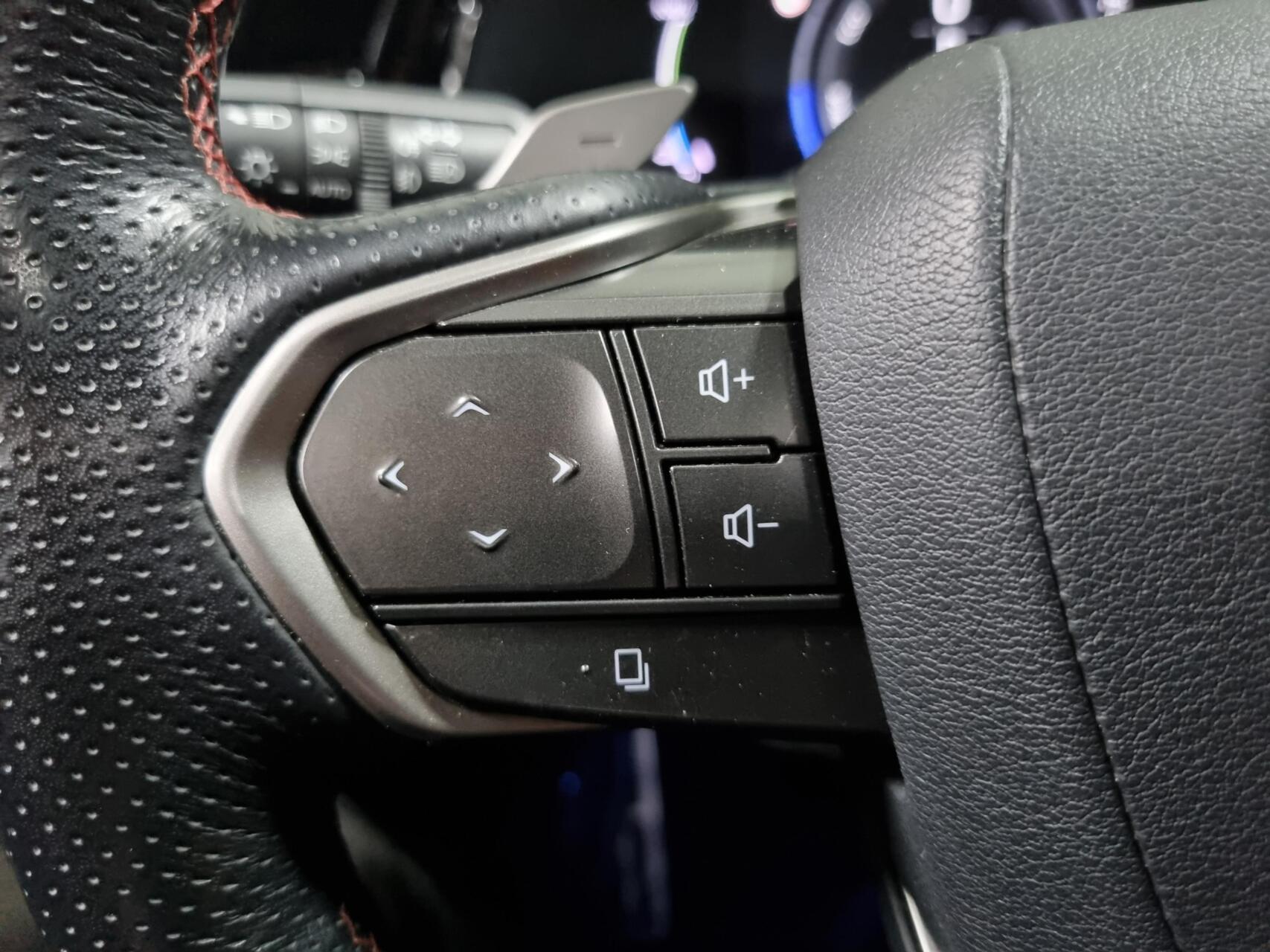 Foto van Lexus Lexus Nx450h+