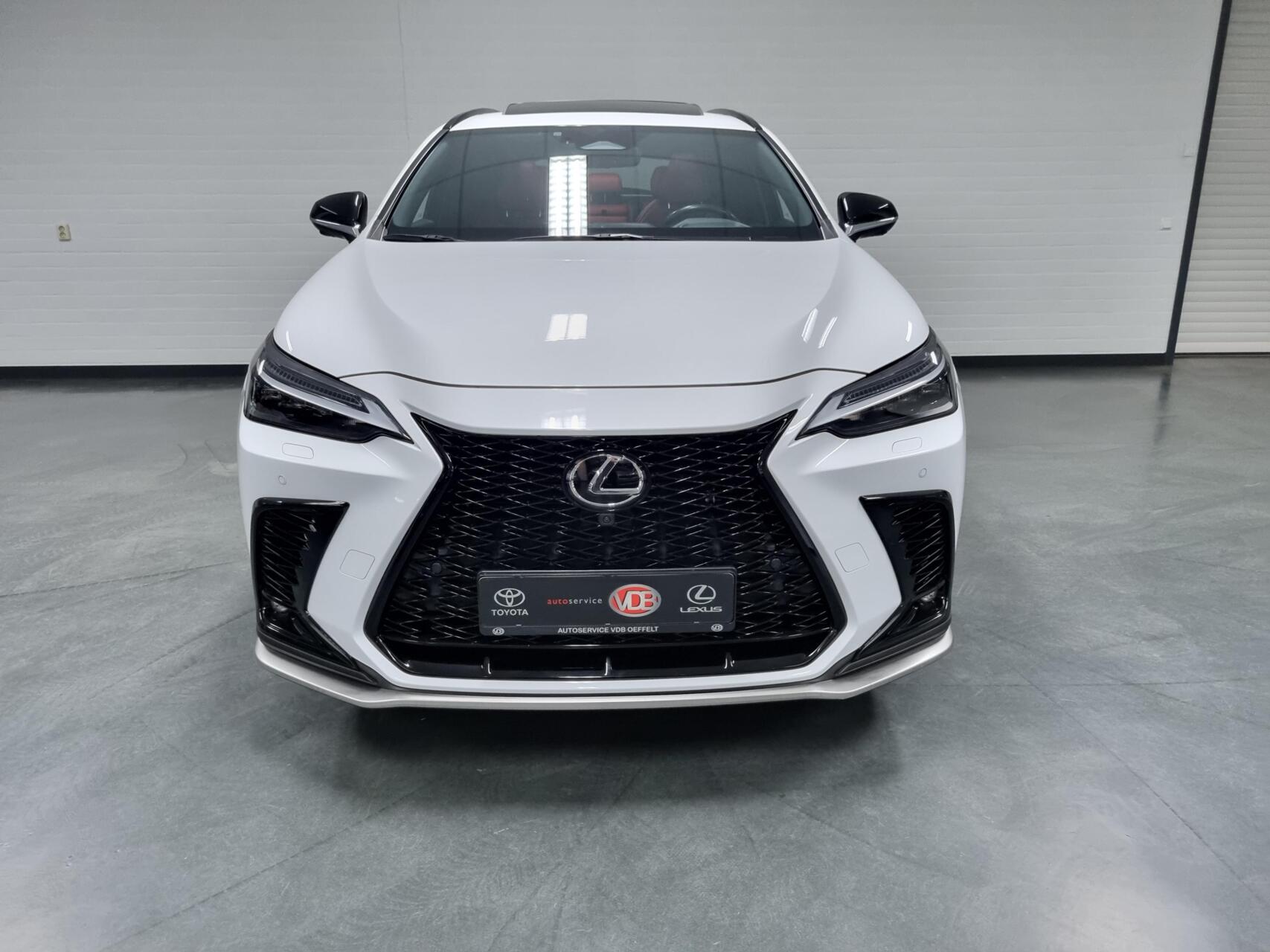 Foto van Lexus Lexus Nx450h+