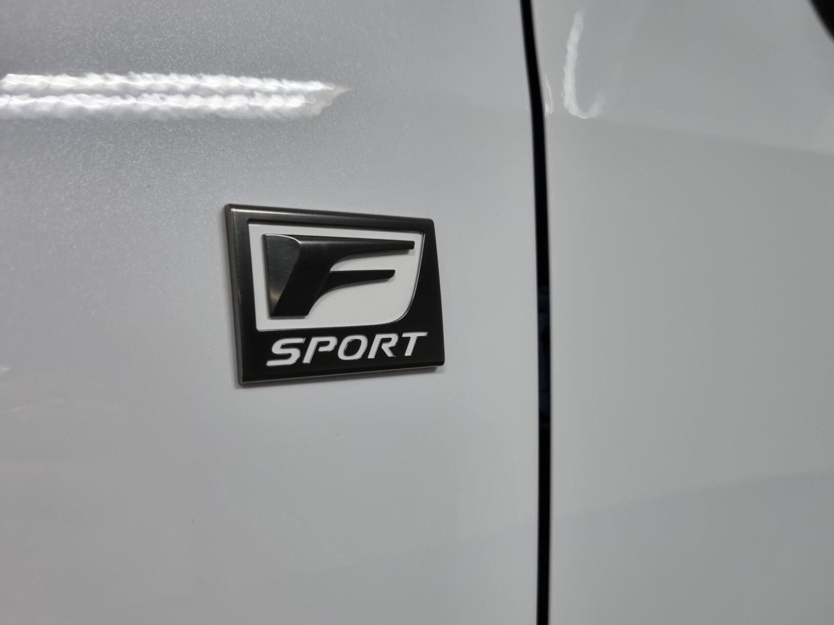 Foto van Lexus Lexus Nx450h+