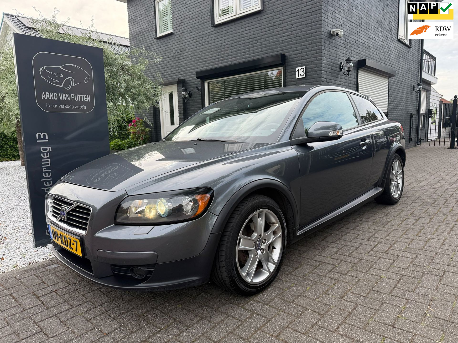 Volvo C30 1.8 Sport /Leer /Dynaudio /Trekhaak 2009 - voorkant