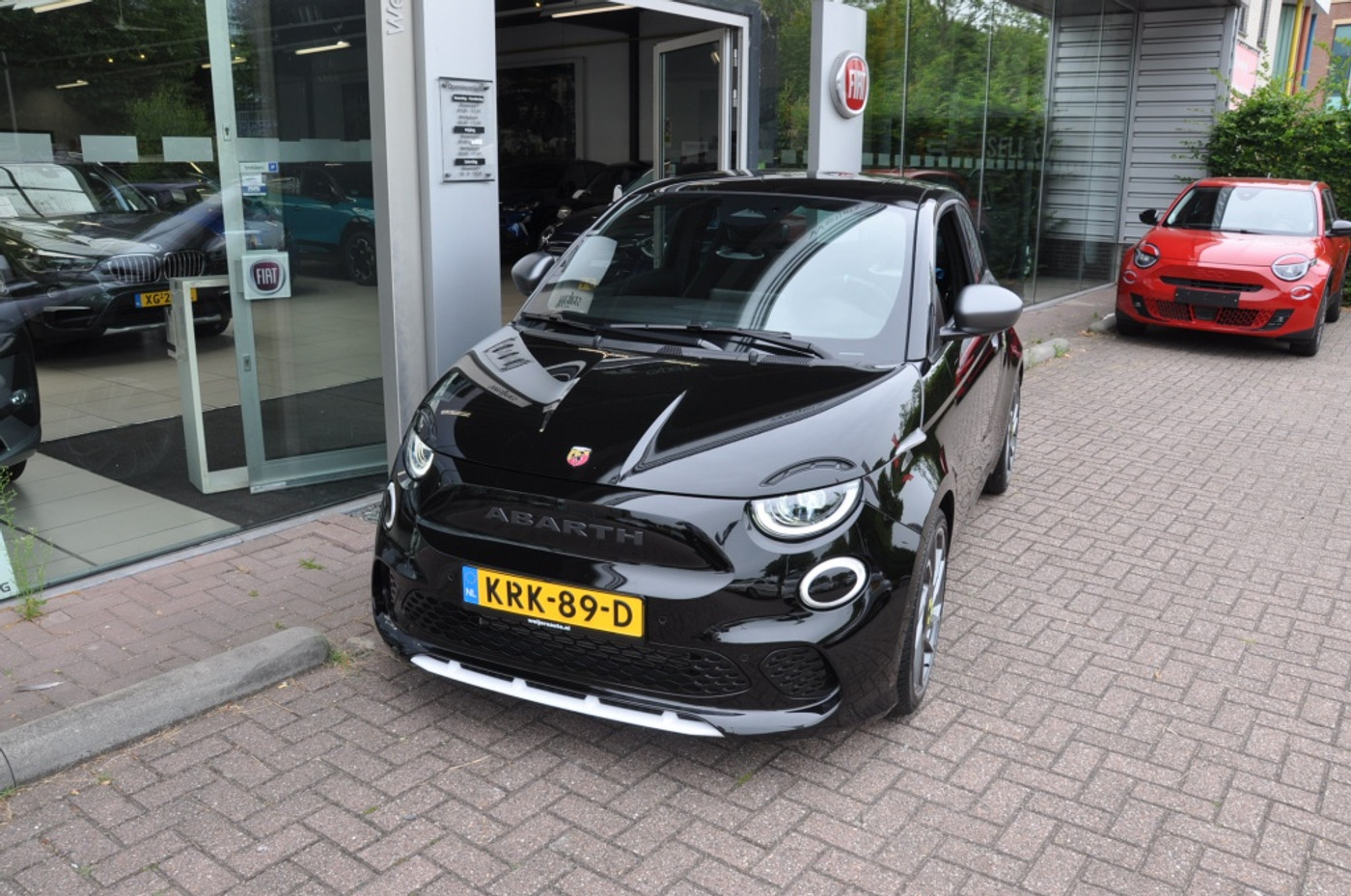 Abarth 500 Abarth Turis. 42 kWh Tomba La Bomba 2024 - voorkant