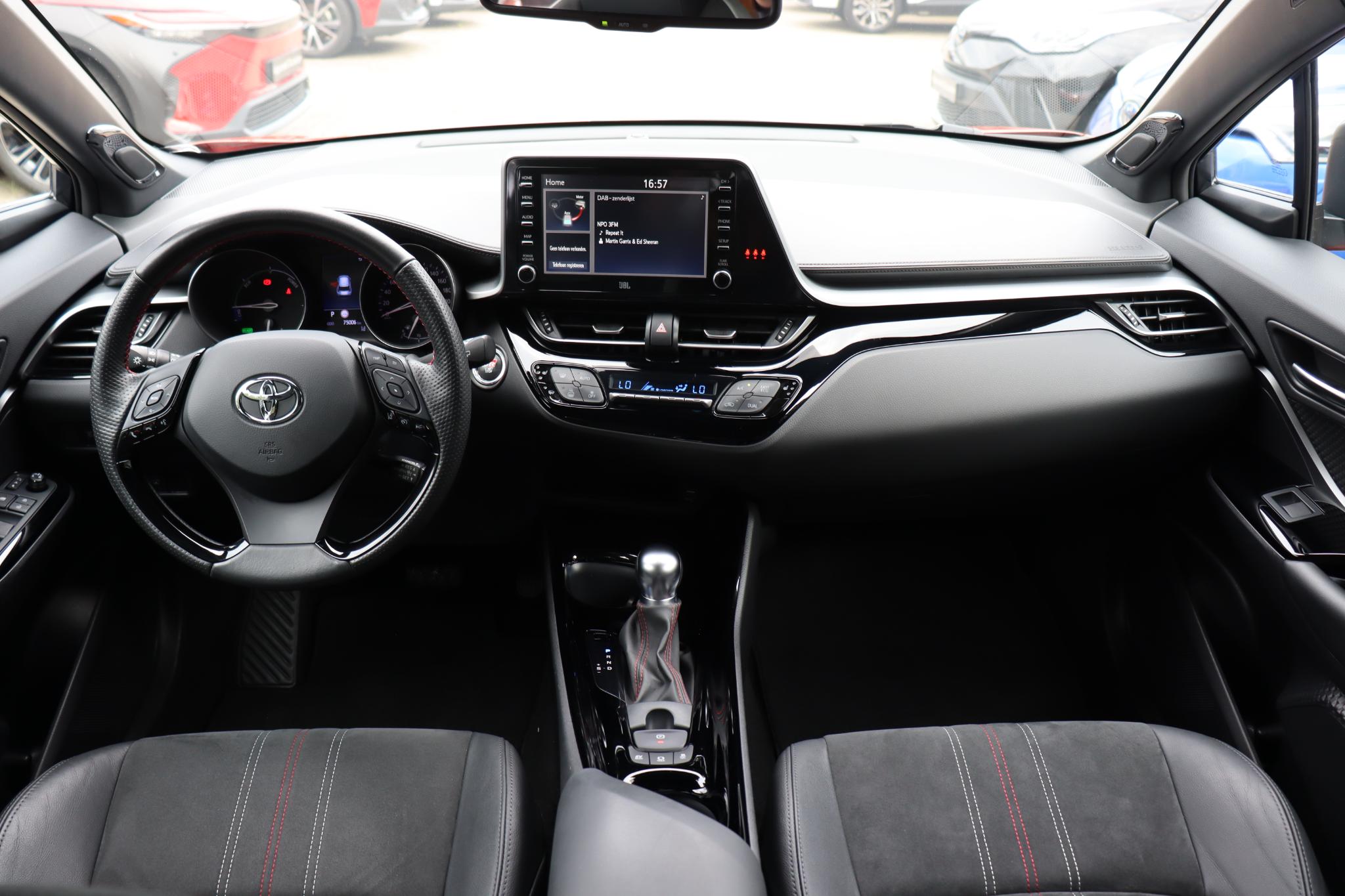 Foto van Toyota C-hr