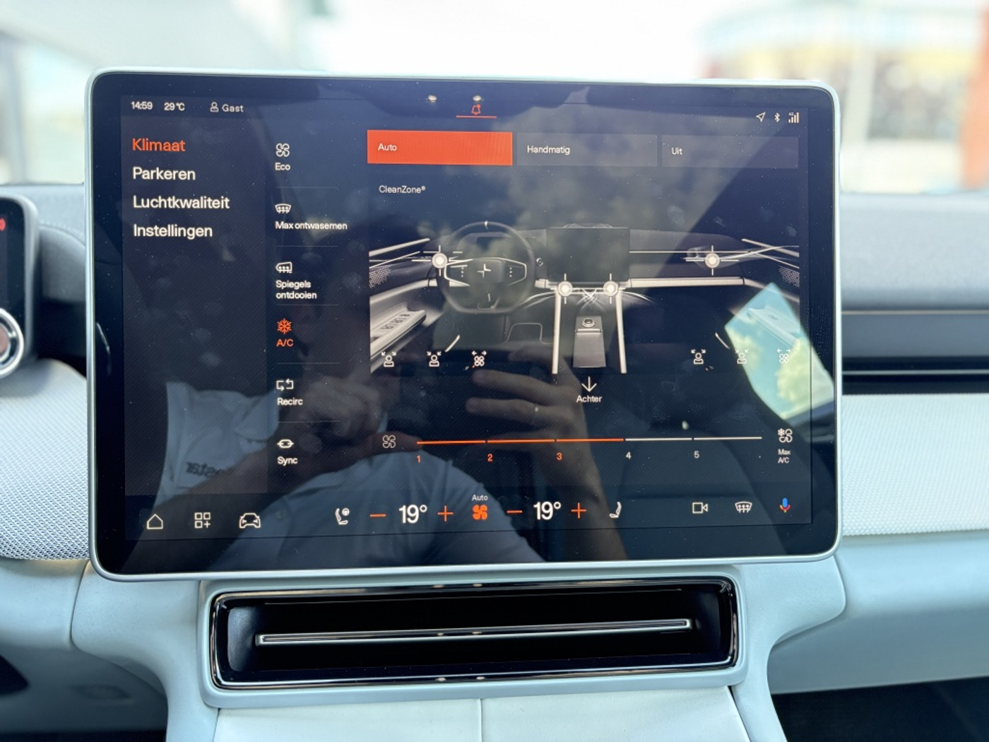 Foto van Polestar 4