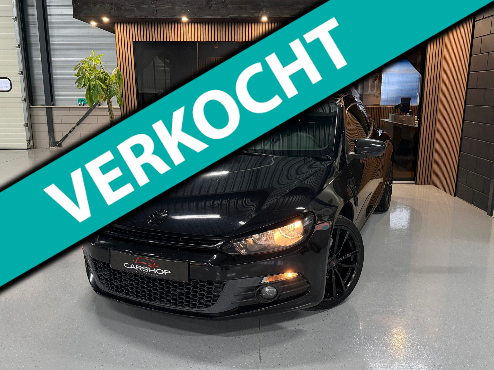 Volkswagen Scirocco 1.4 TSI Highline Plus DSG/PANO/CARPLAY 2010 - voorkant