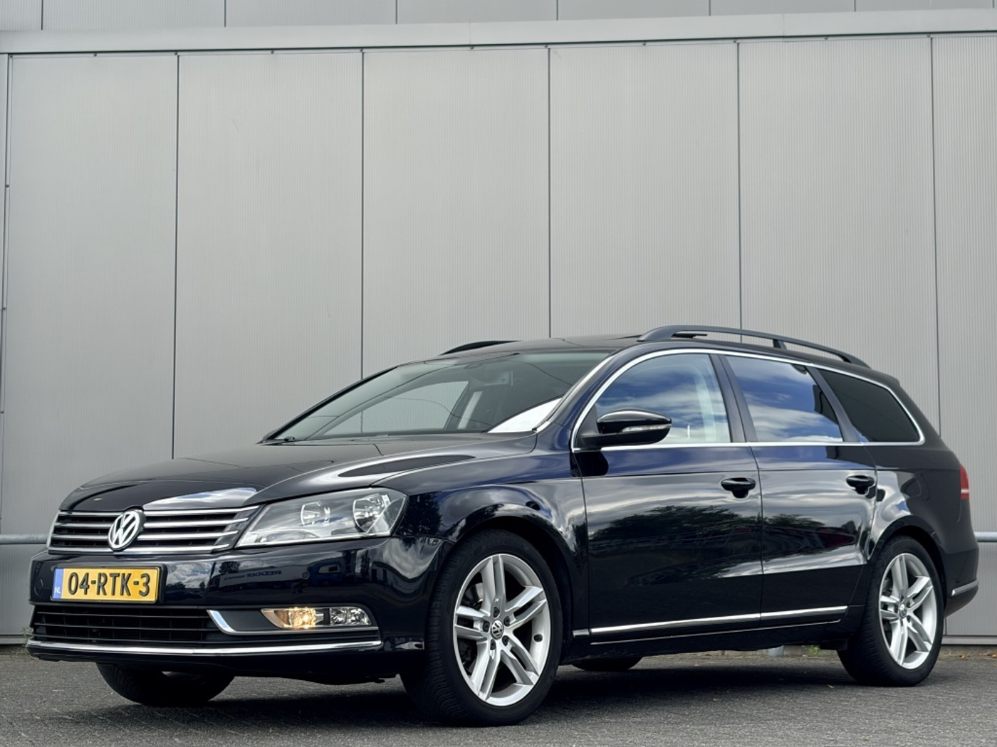 Volkswagen Passat 1.4 TSI - automaat - nap! - airco - navi - cruise - trekhaak 2011 - voorkant