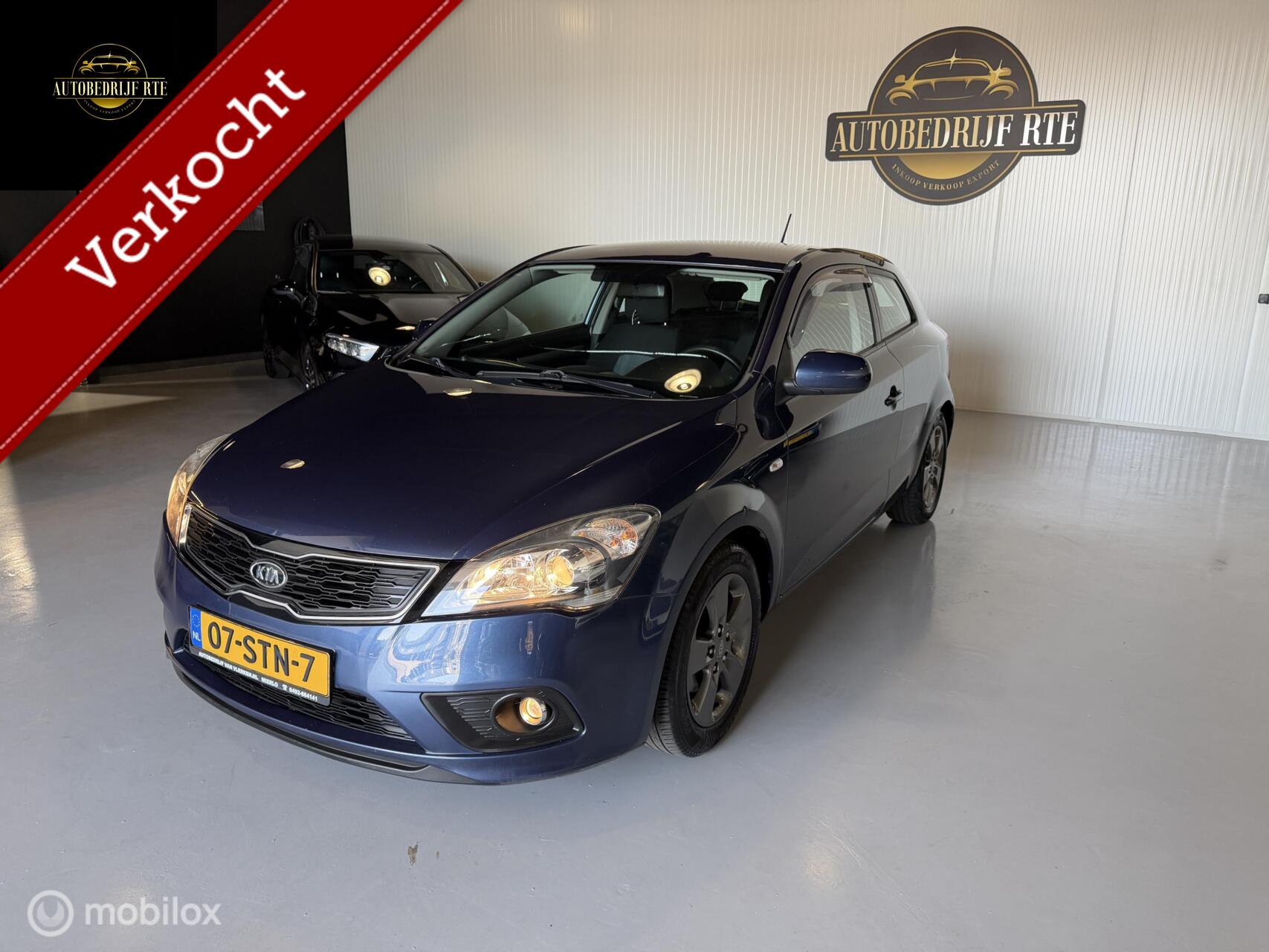 Kia Cee D 1.4 CVVT Seven 2011 - voorkant