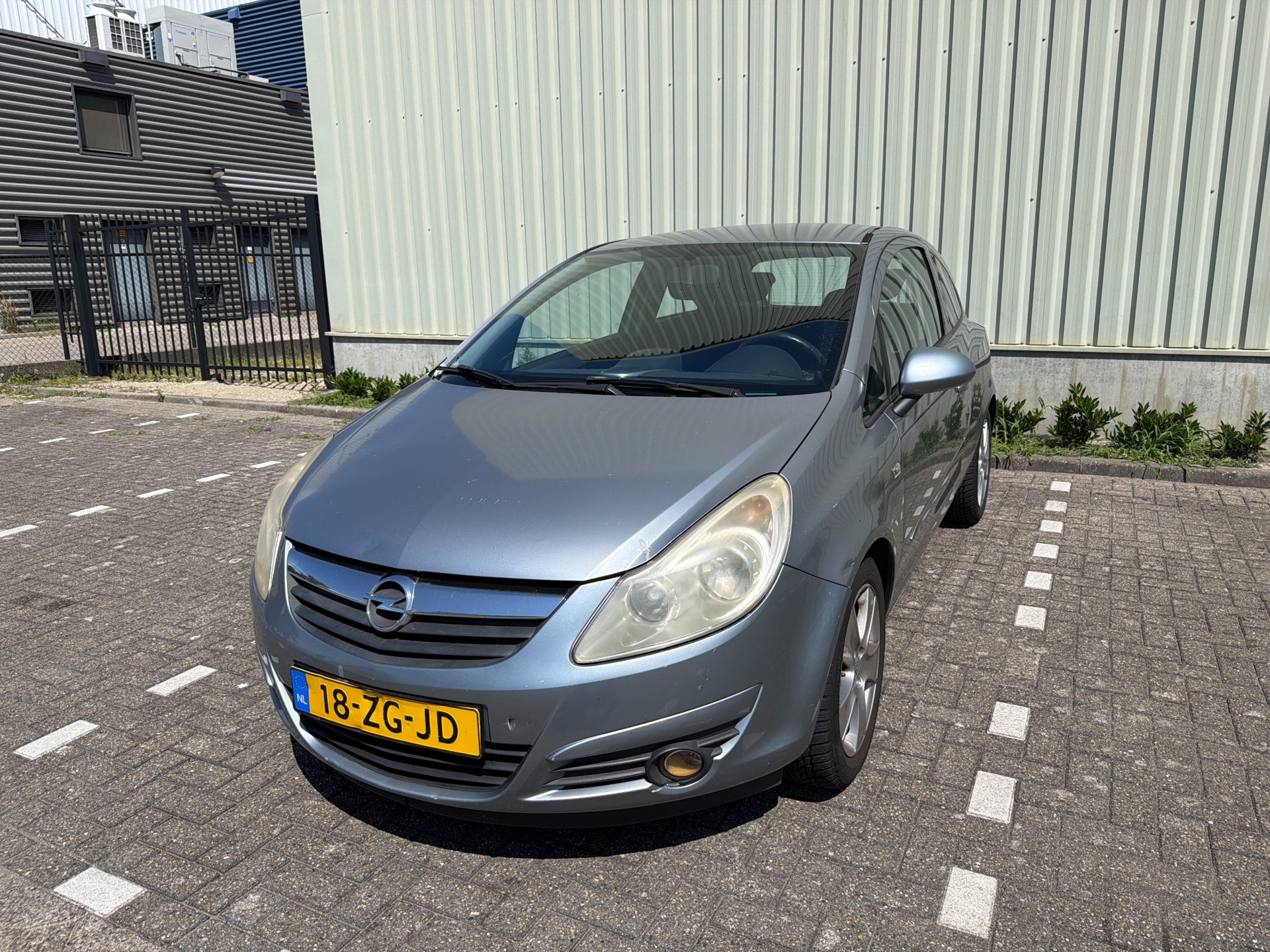 Opel Corsa 1.2-16V Enjoy 2008 - voorkant