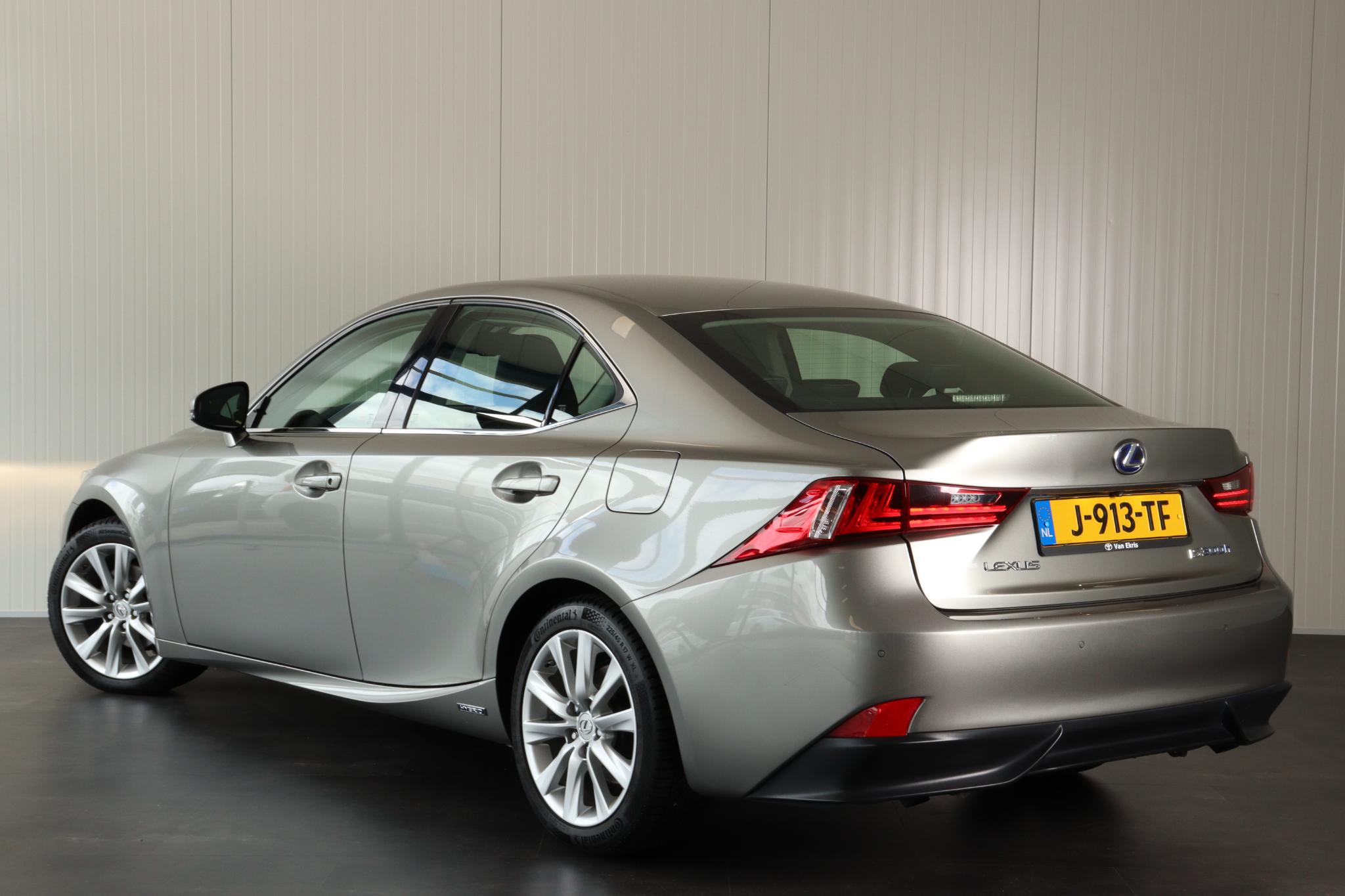 Foto van Lexus Lexus Is300h