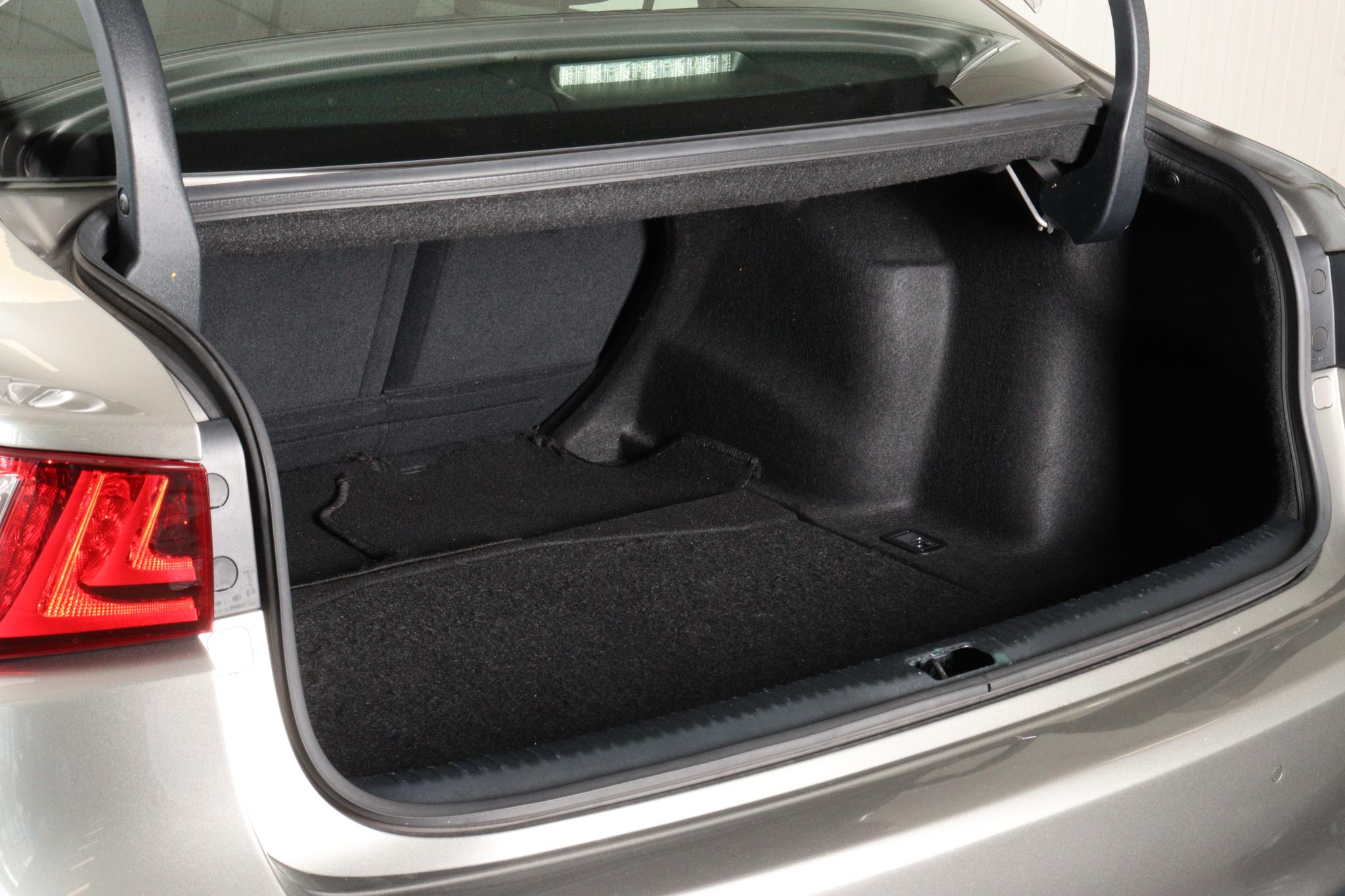Foto van Lexus Lexus Is300h