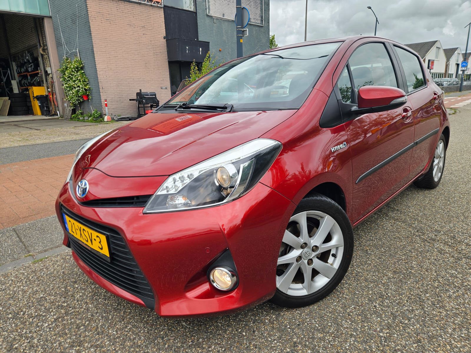Toyota Toyota Yaris Hybrid 1.5 Full Hybrid Dynamic GARANTIE 2012 - voorkant