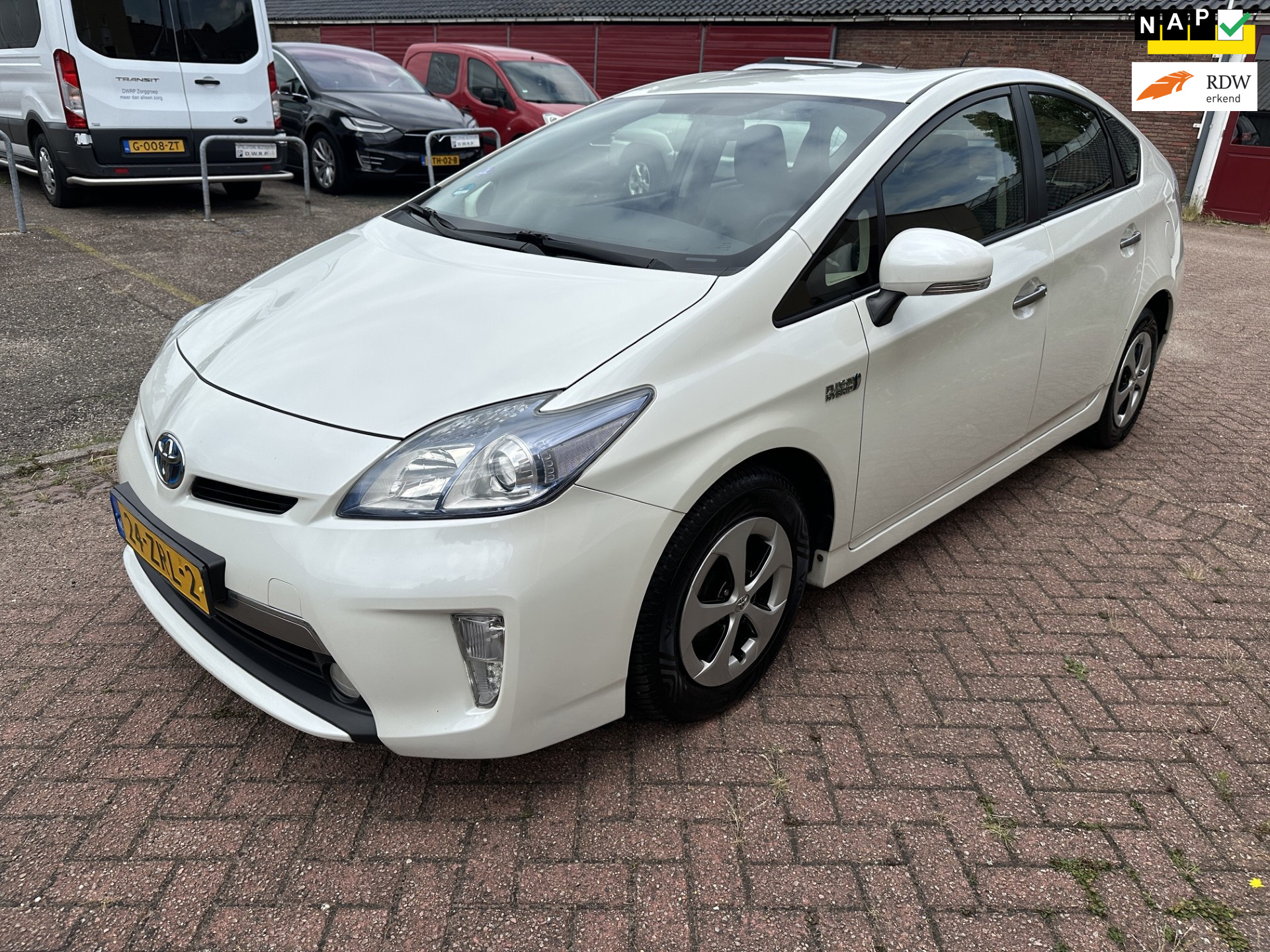 Toyota Toyota Prius Plug-in Hybrid 1.8 Plug-in Aspiration NAVI CAMERA LEER NAP 2013 - voorkant