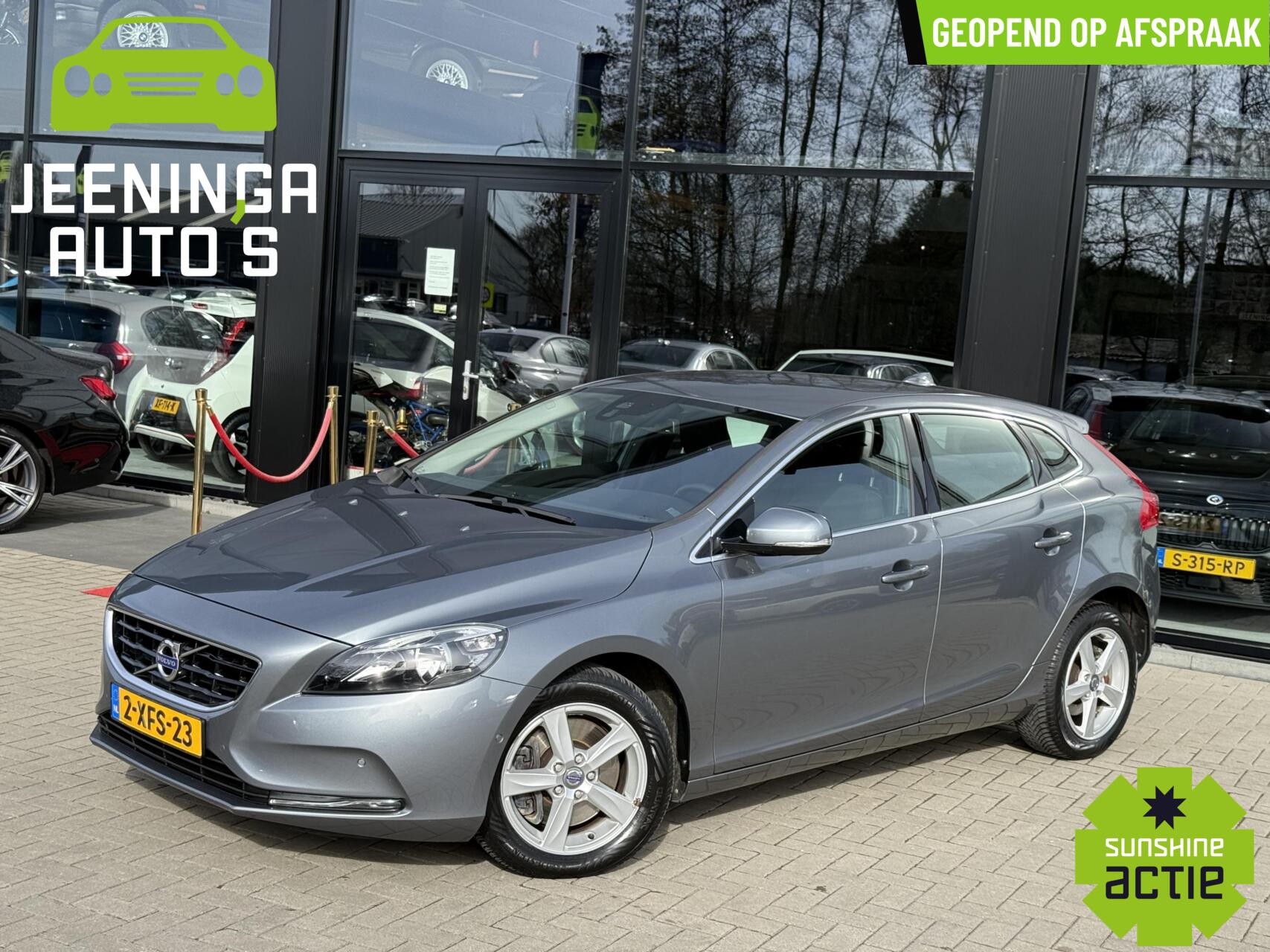 Volvo V40 2.0 D4 Momentum Business|Trekhaak|Navi|Clima 2014 - voorkant