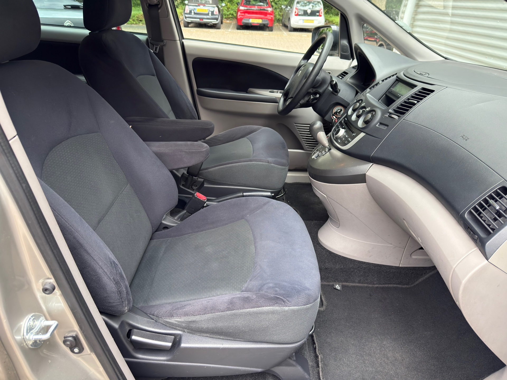 Foto van Mitsubishi Mitsubishi Grandis