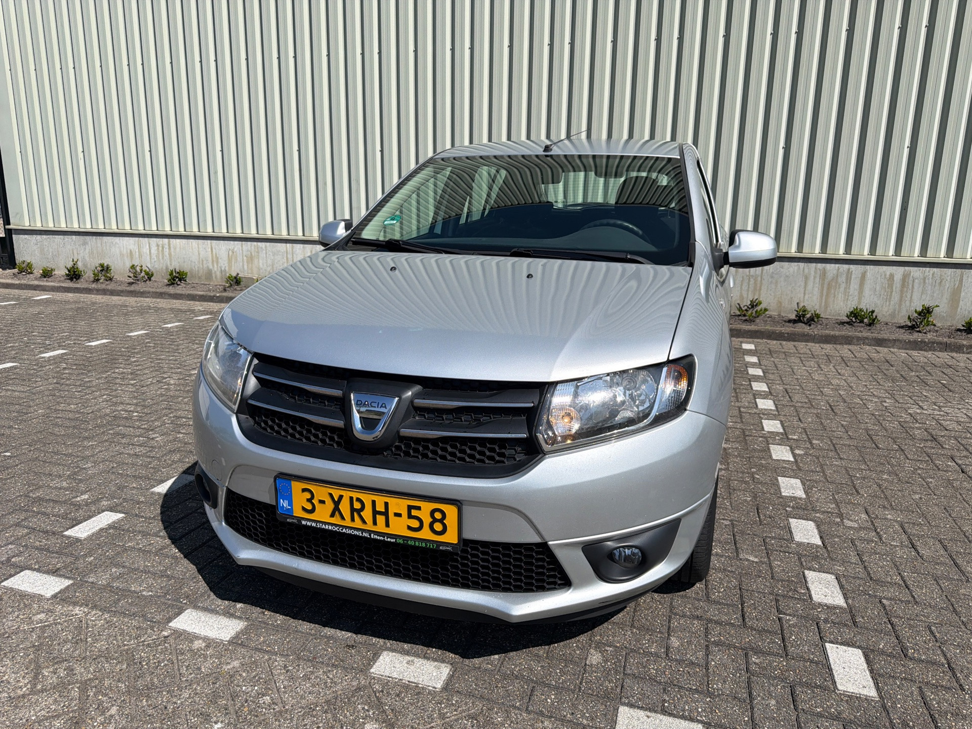 Dacia Sandero 0.9 TCe Lauréate|APK|boekjes 2014 - voorkant