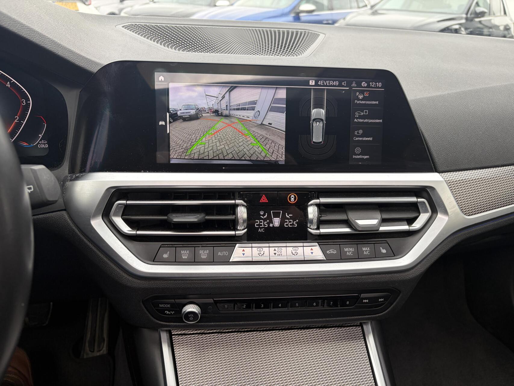 Foto van BMW 330i