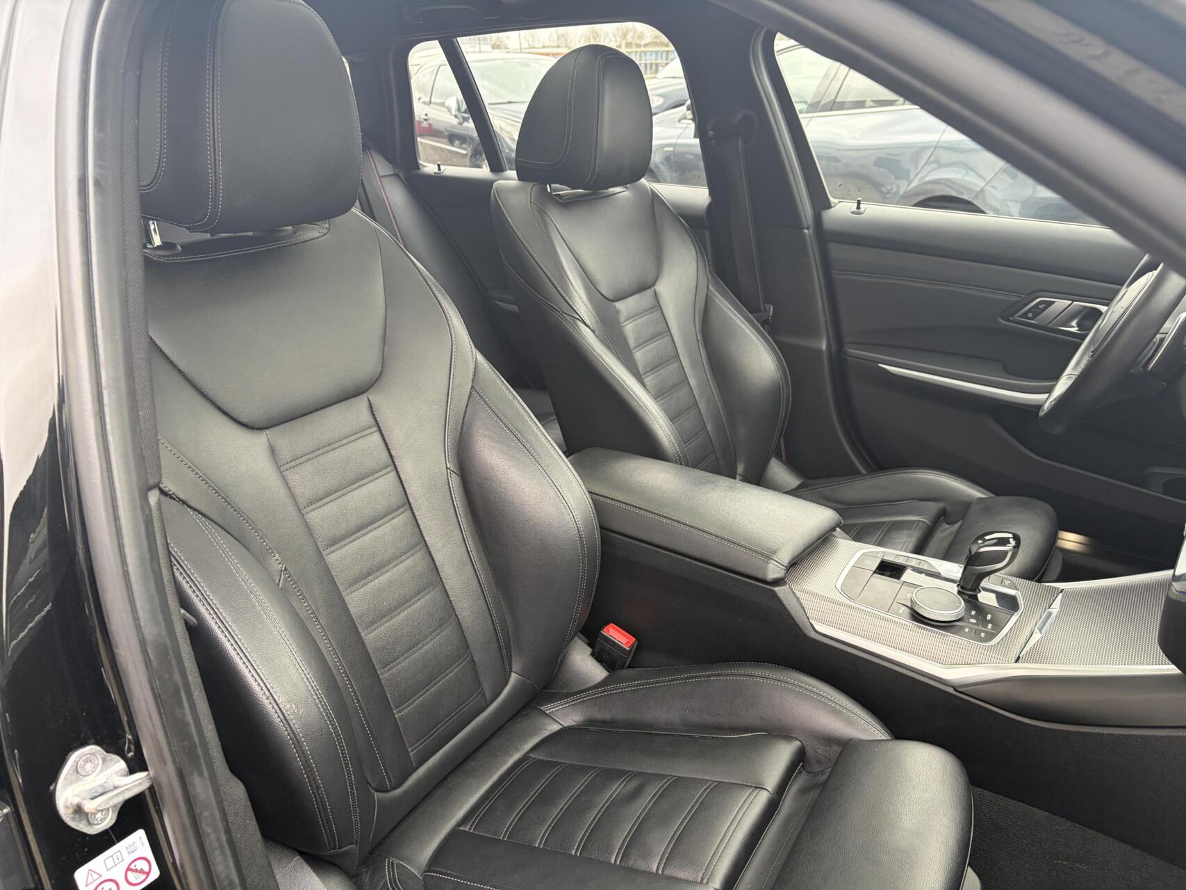 Foto van BMW 330i