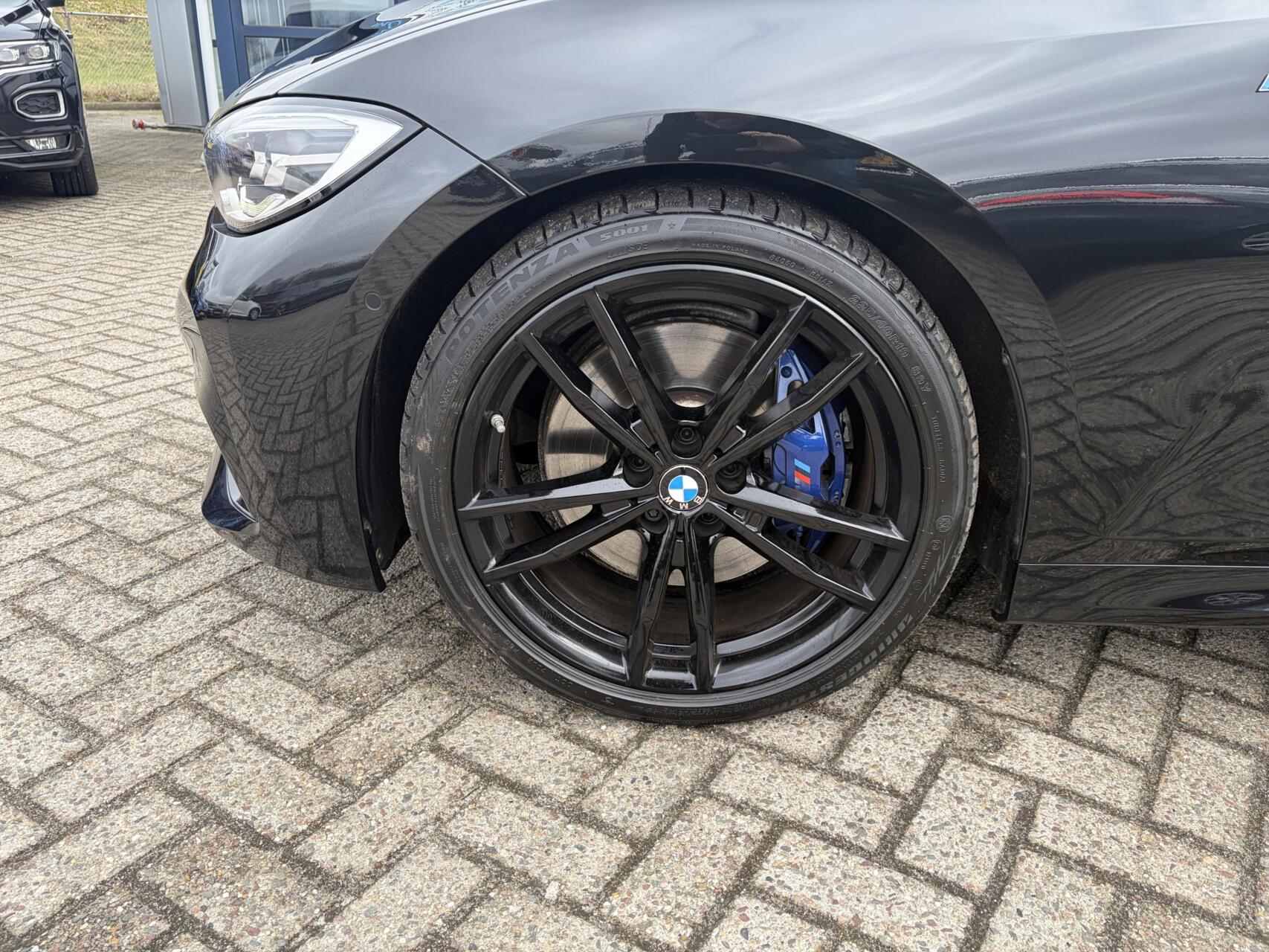 Foto van BMW 330i