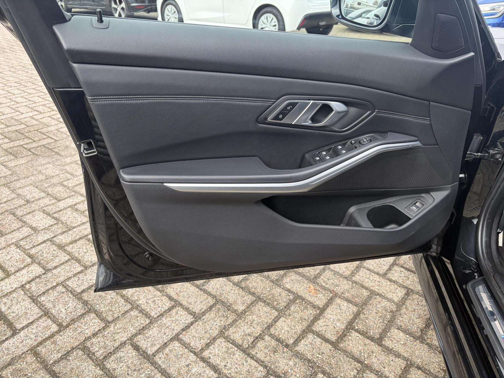 Foto van BMW 330i