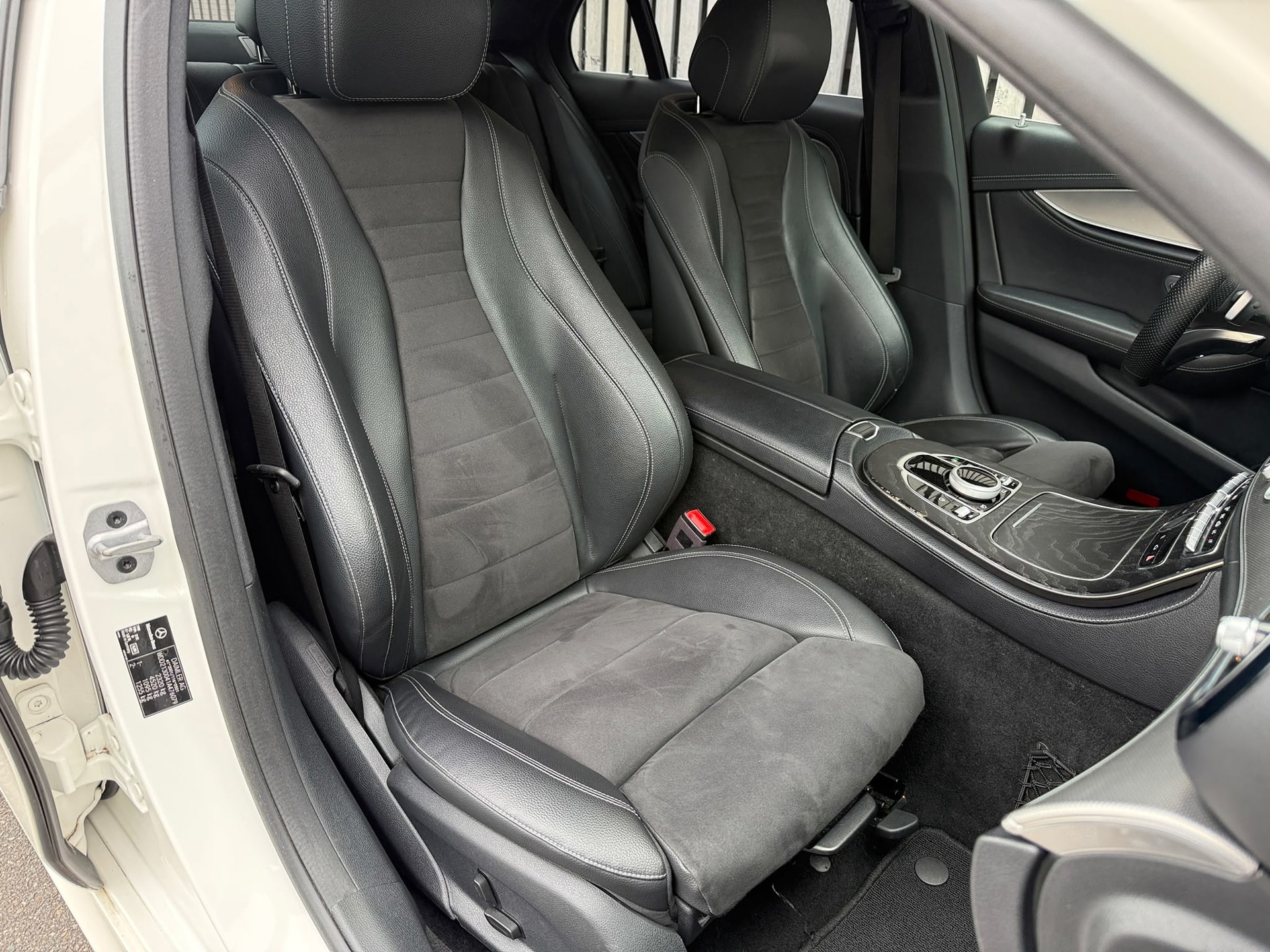 Foto van Mercedes-Benz E 220 D