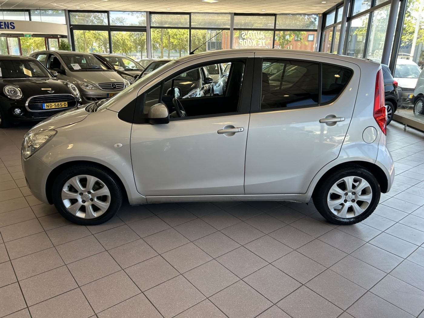 Foto van Opel Agila