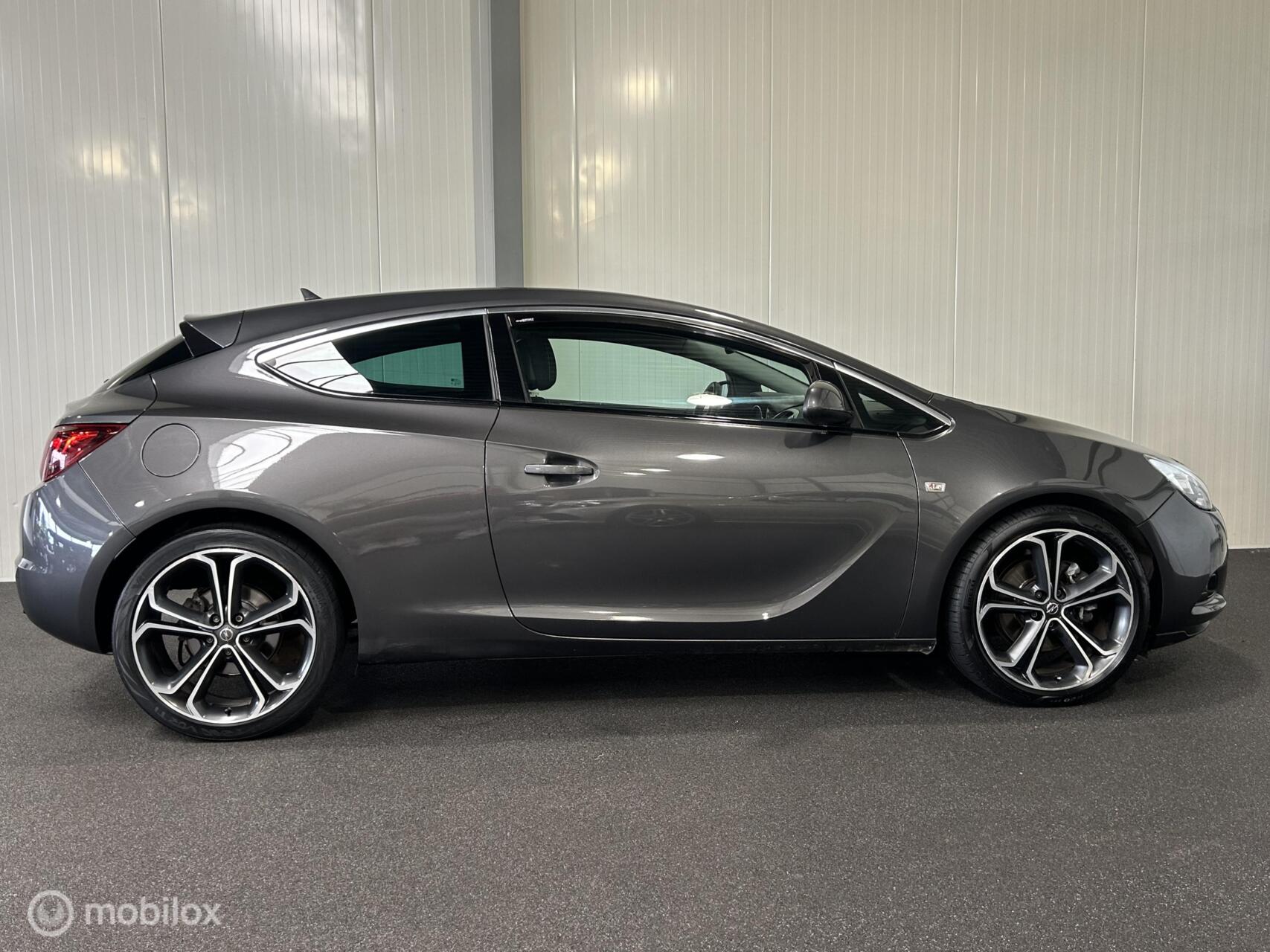 Foto van Opel Astra GTC