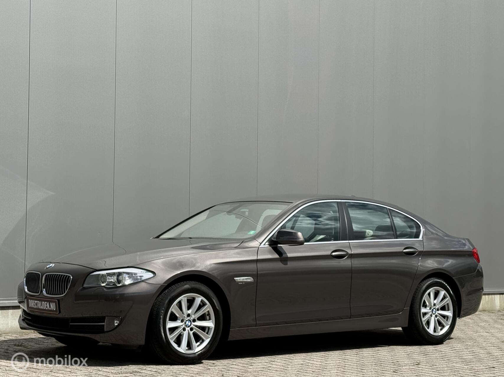 BMW 5-serie 523i High Executive 2011 - voorkant