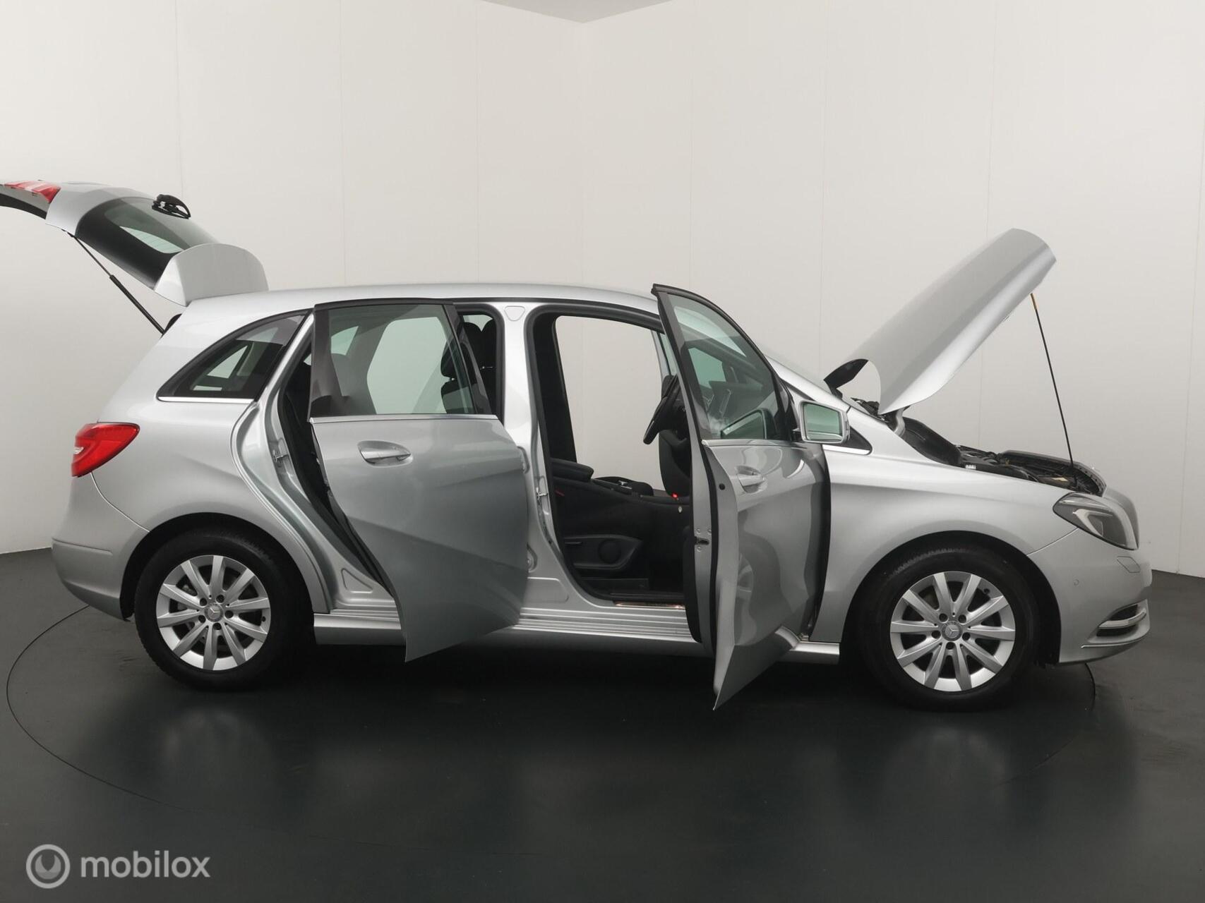 Foto van Mercedes-Benz B 180