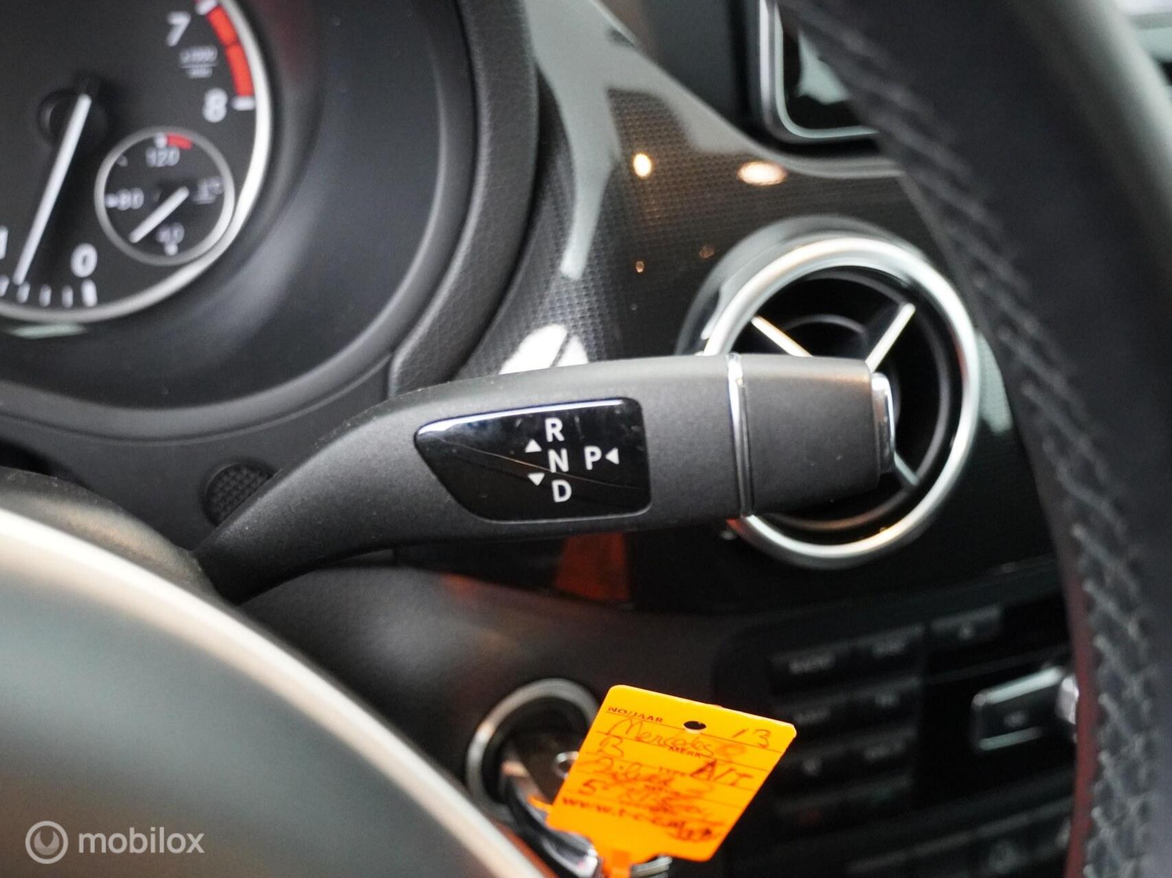 Foto van Mercedes-Benz B 180