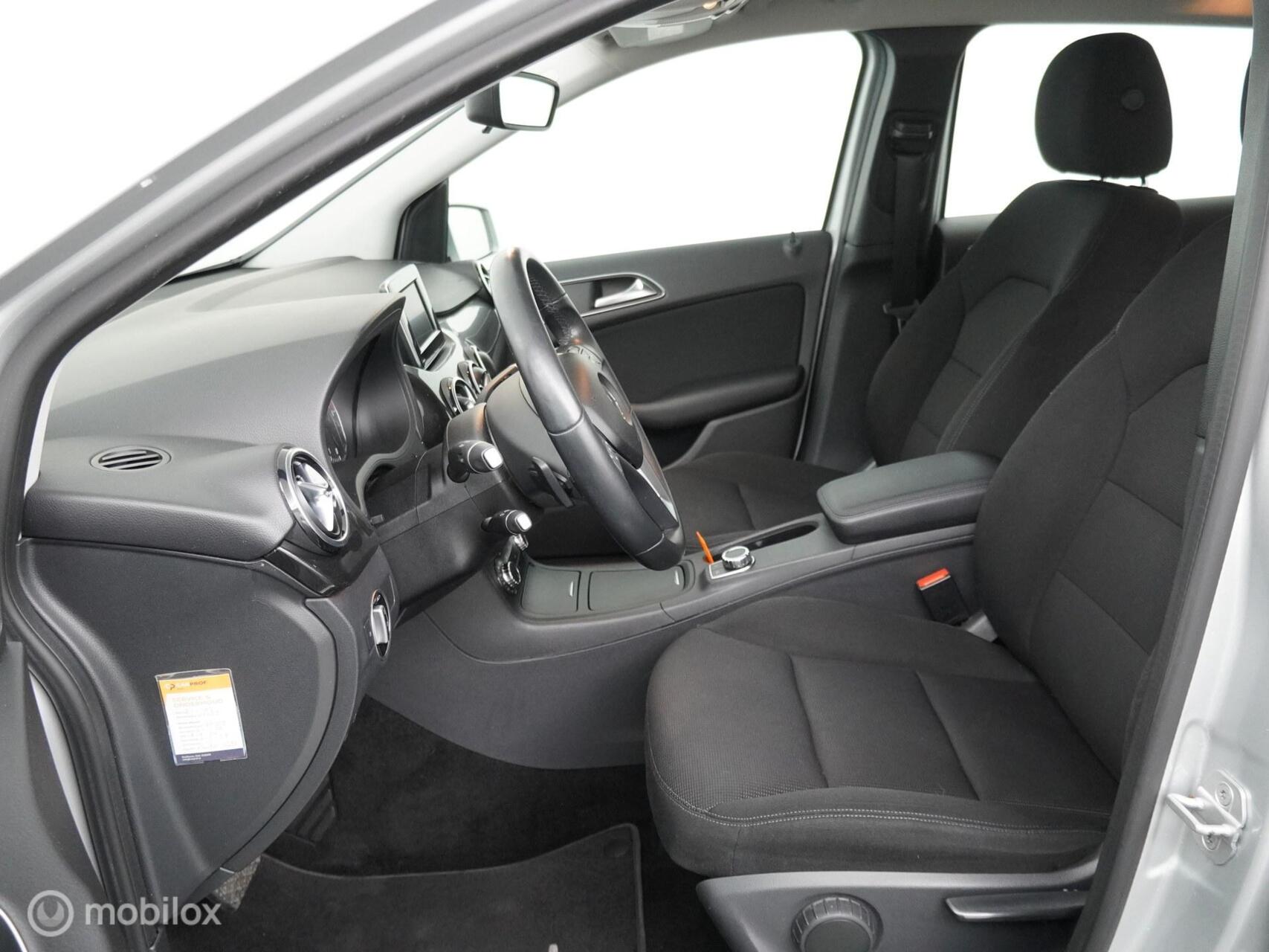 Foto van Mercedes-Benz B 180