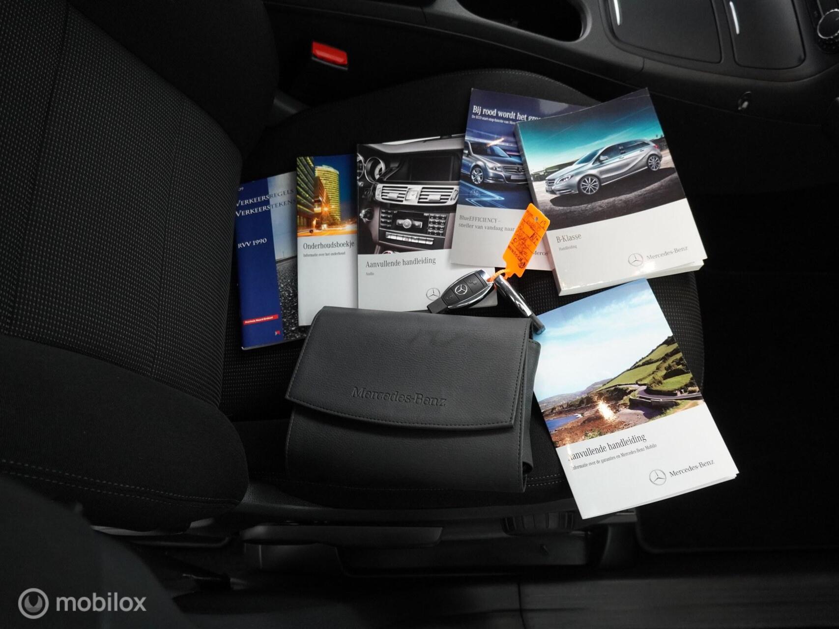 Foto van Mercedes-Benz B 180