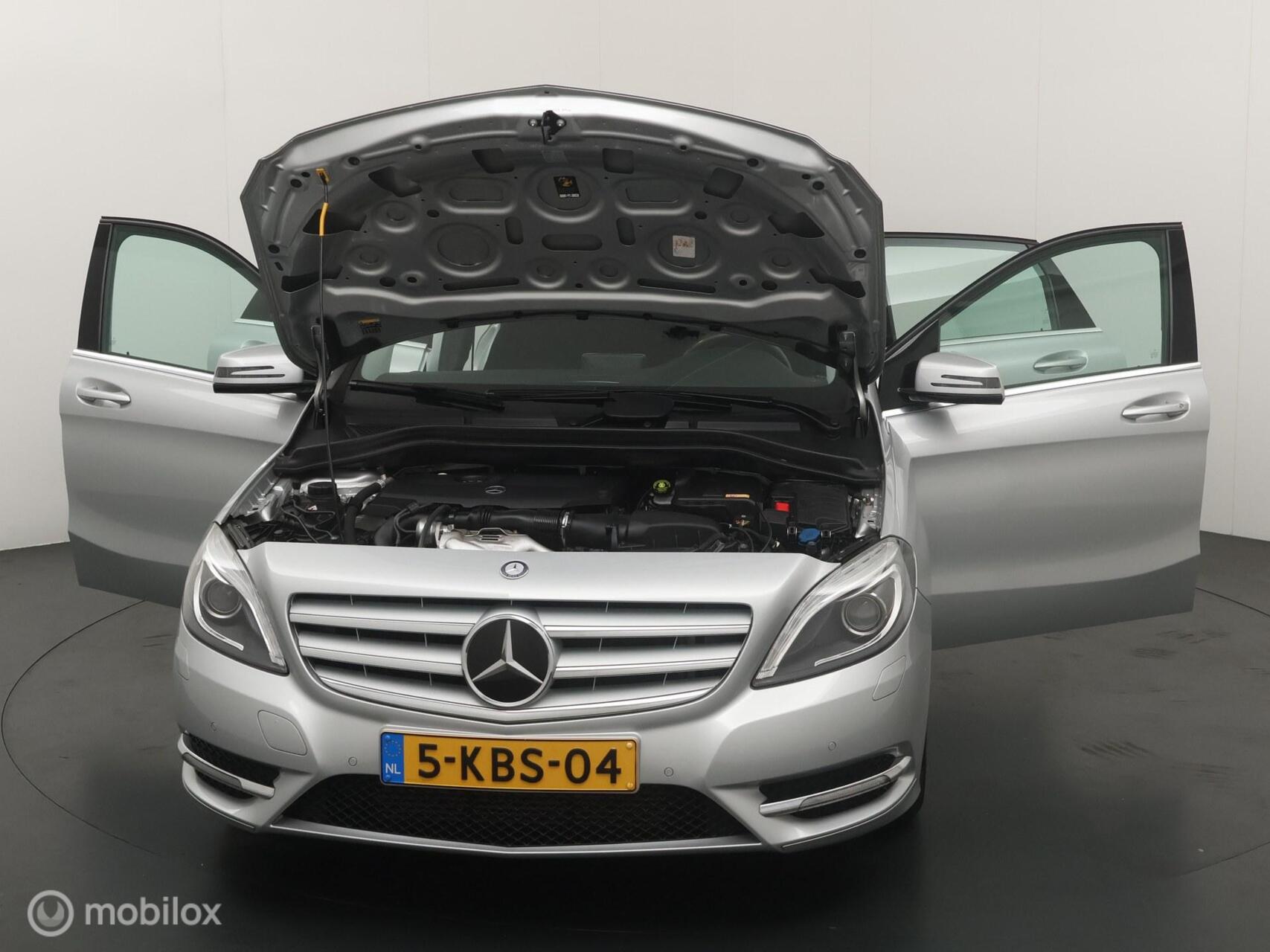 Foto van Mercedes-Benz B 180