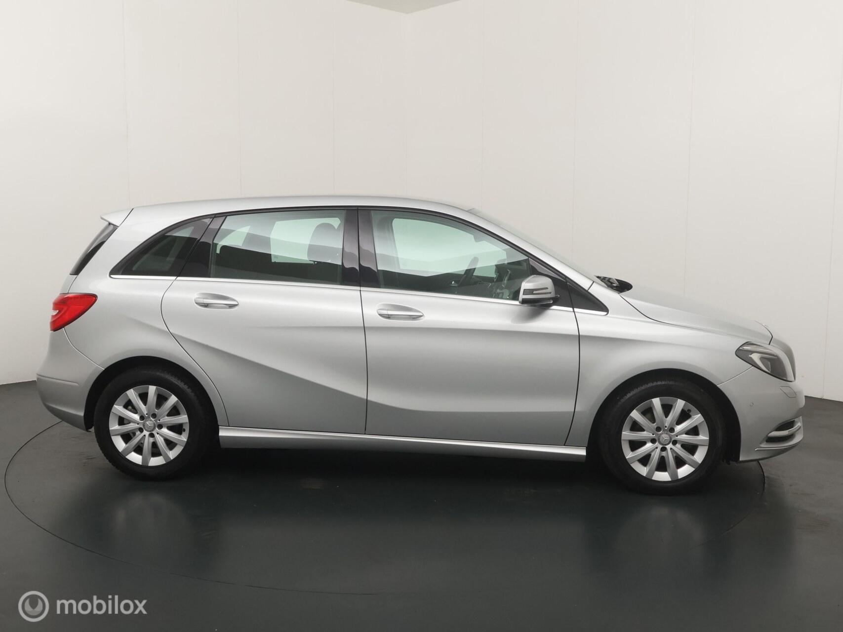 Foto van Mercedes-Benz B 180