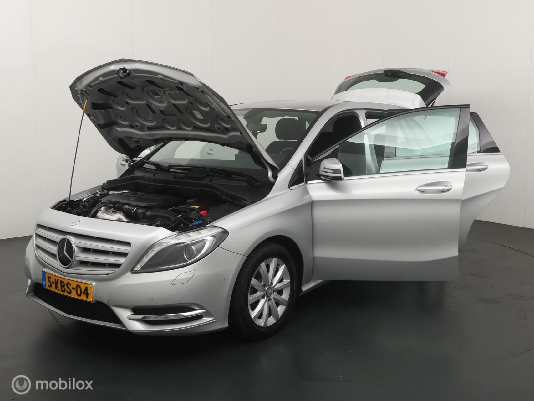 Foto van Mercedes-Benz B 180