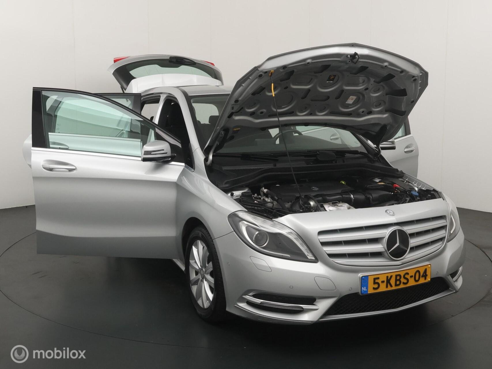 Foto van Mercedes-Benz B 180