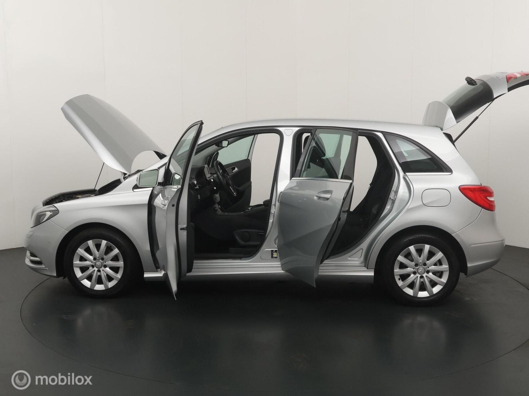 Foto van Mercedes-Benz B 180