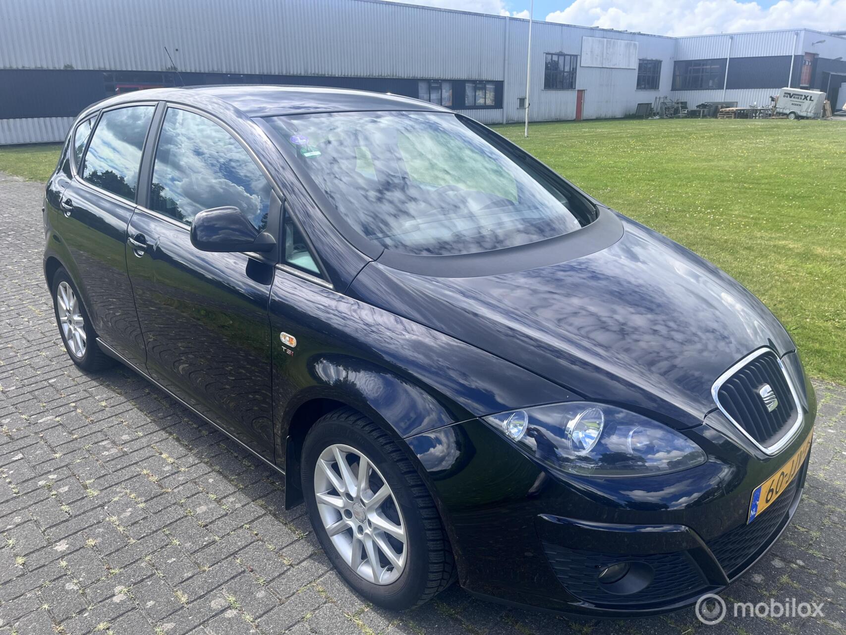 Seat Altea 1.8 TFSI Style Automaat / Airco / Cruise / APK / NAP / Trekhaak / Isofix / Flippers / 2009 - voorkant