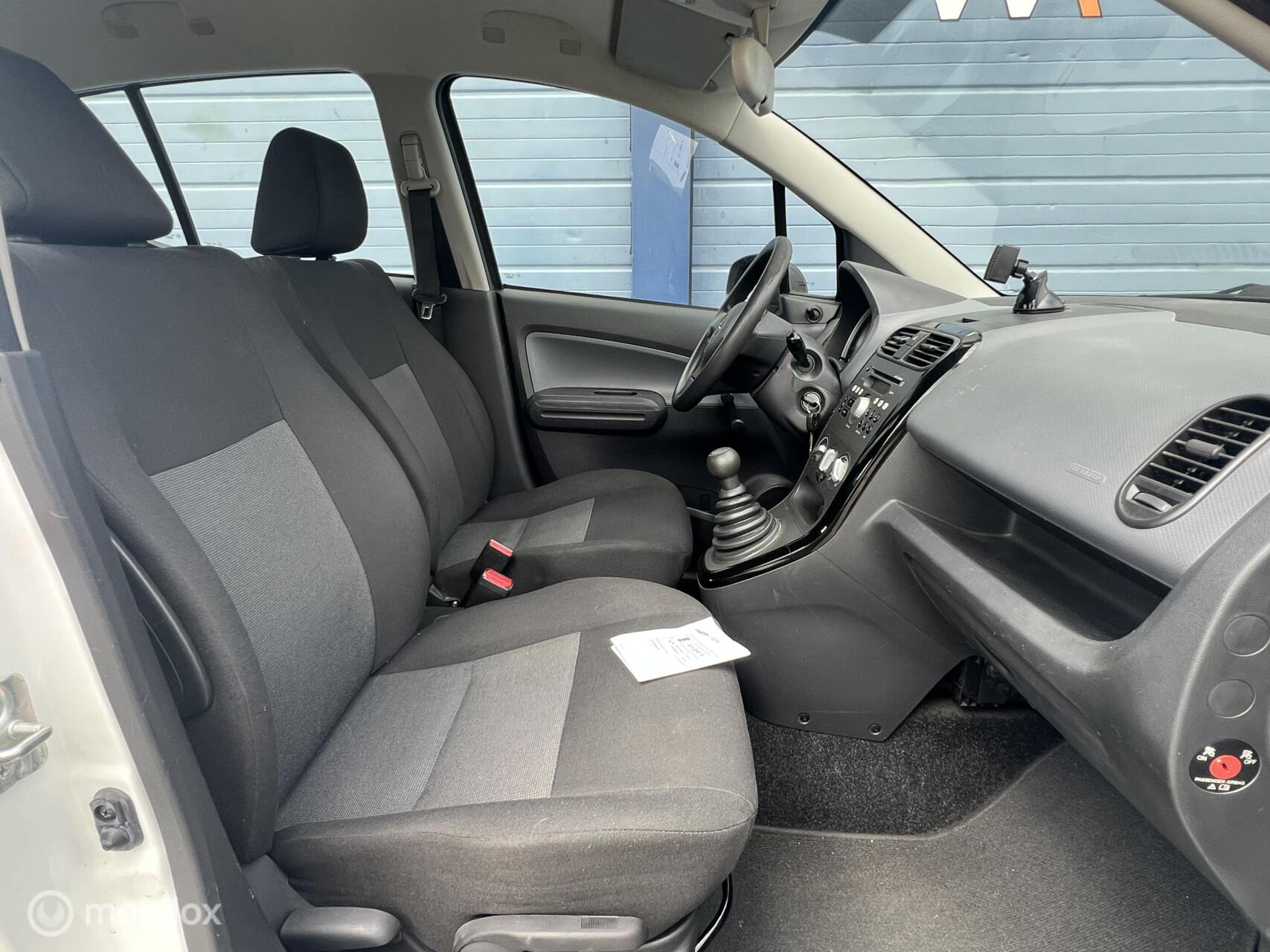 Foto van Opel Agila