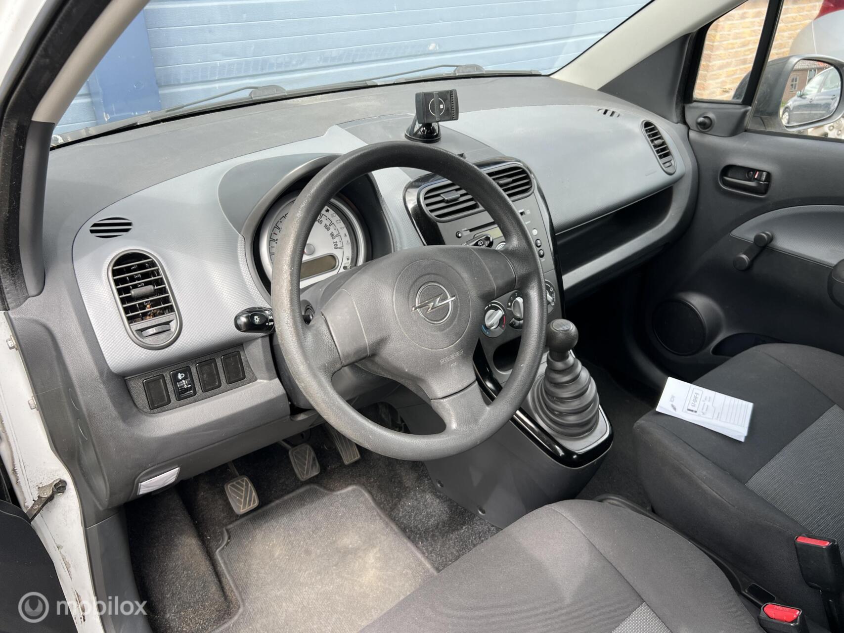Foto van Opel Agila