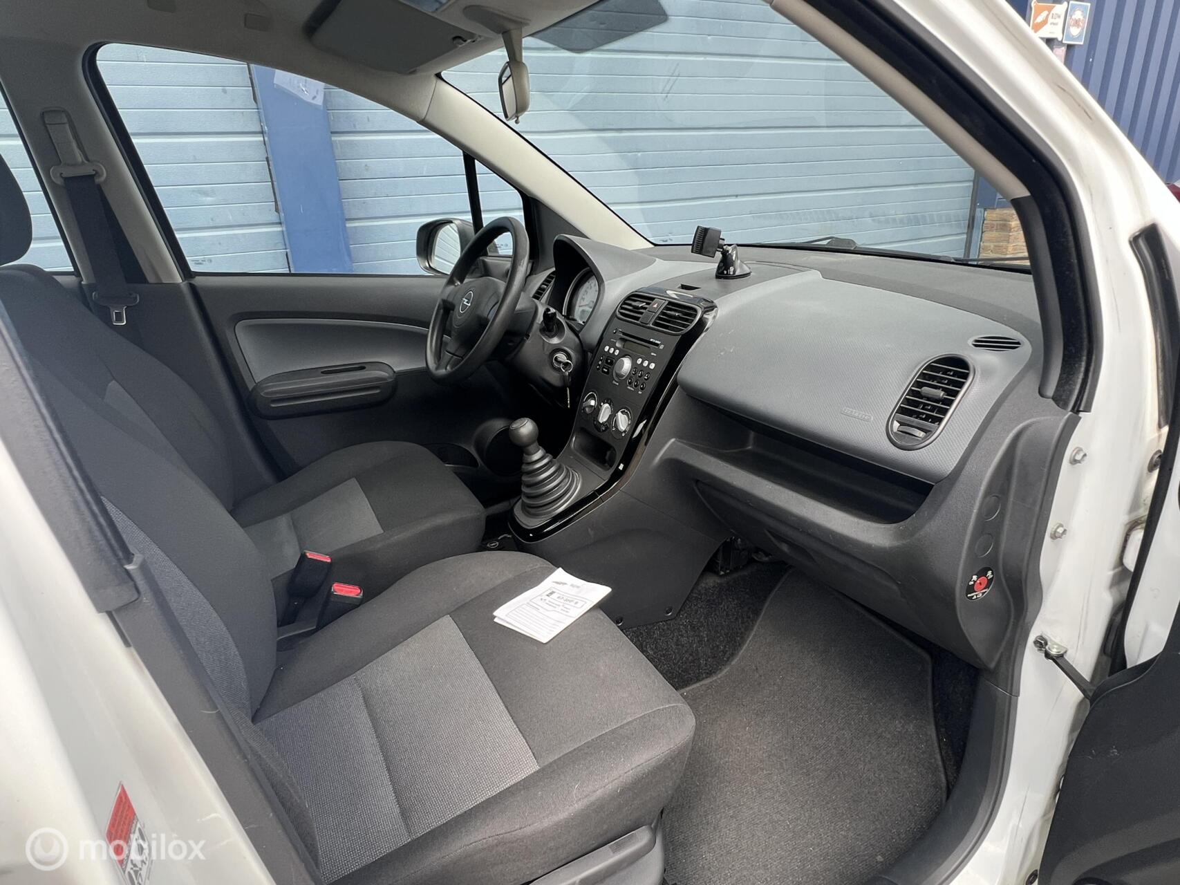 Foto van Opel Agila