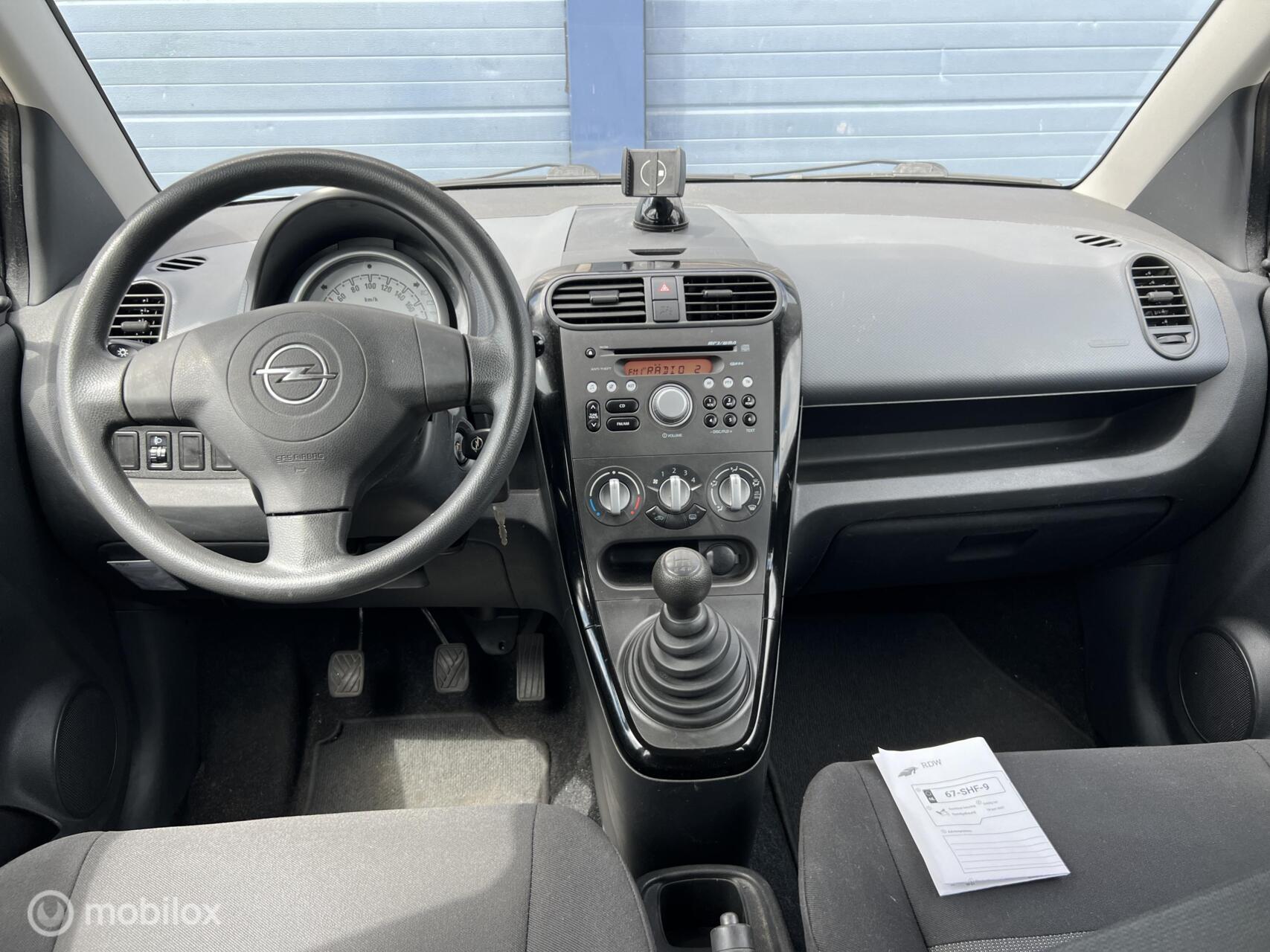 Foto van Opel Agila