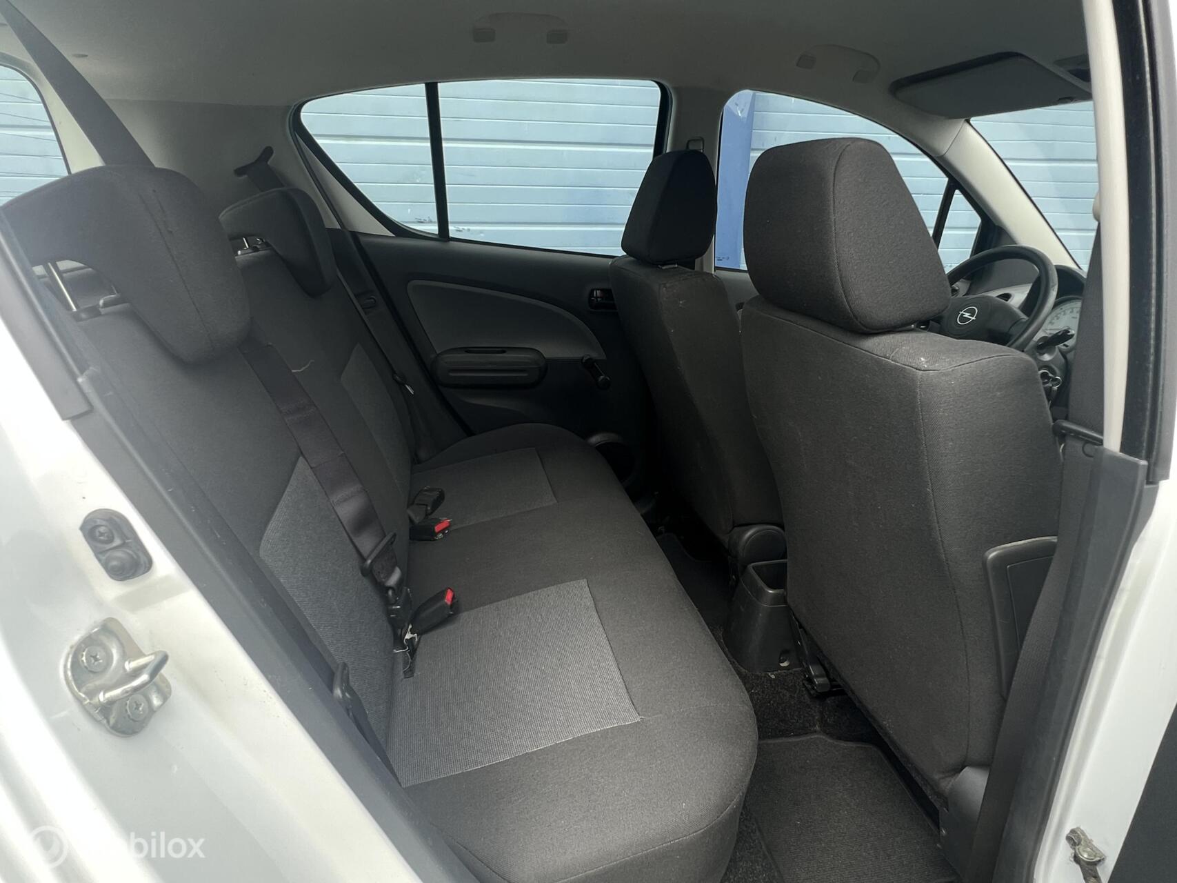 Foto van Opel Agila