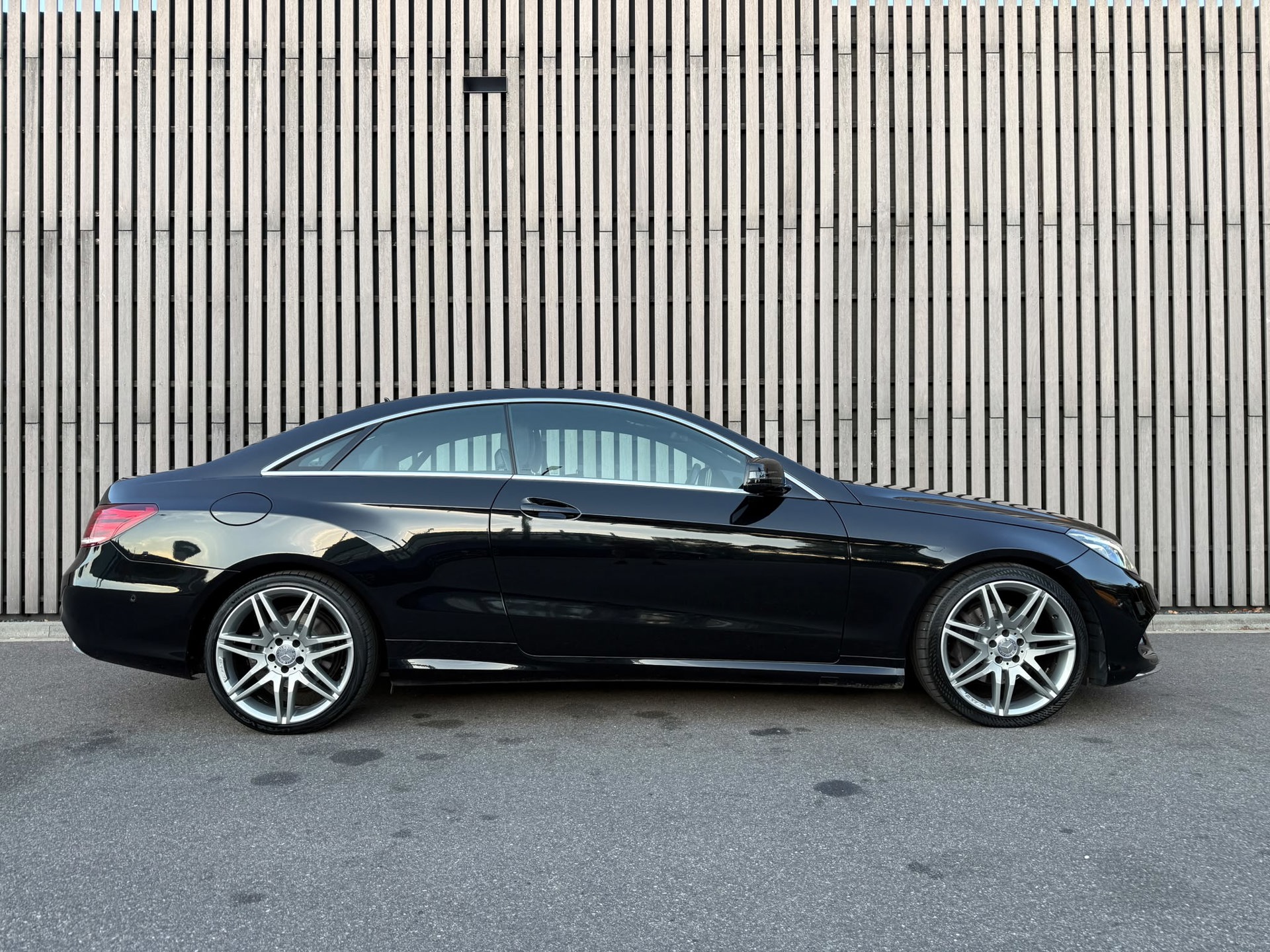 Foto van Mercedes-Benz E 200