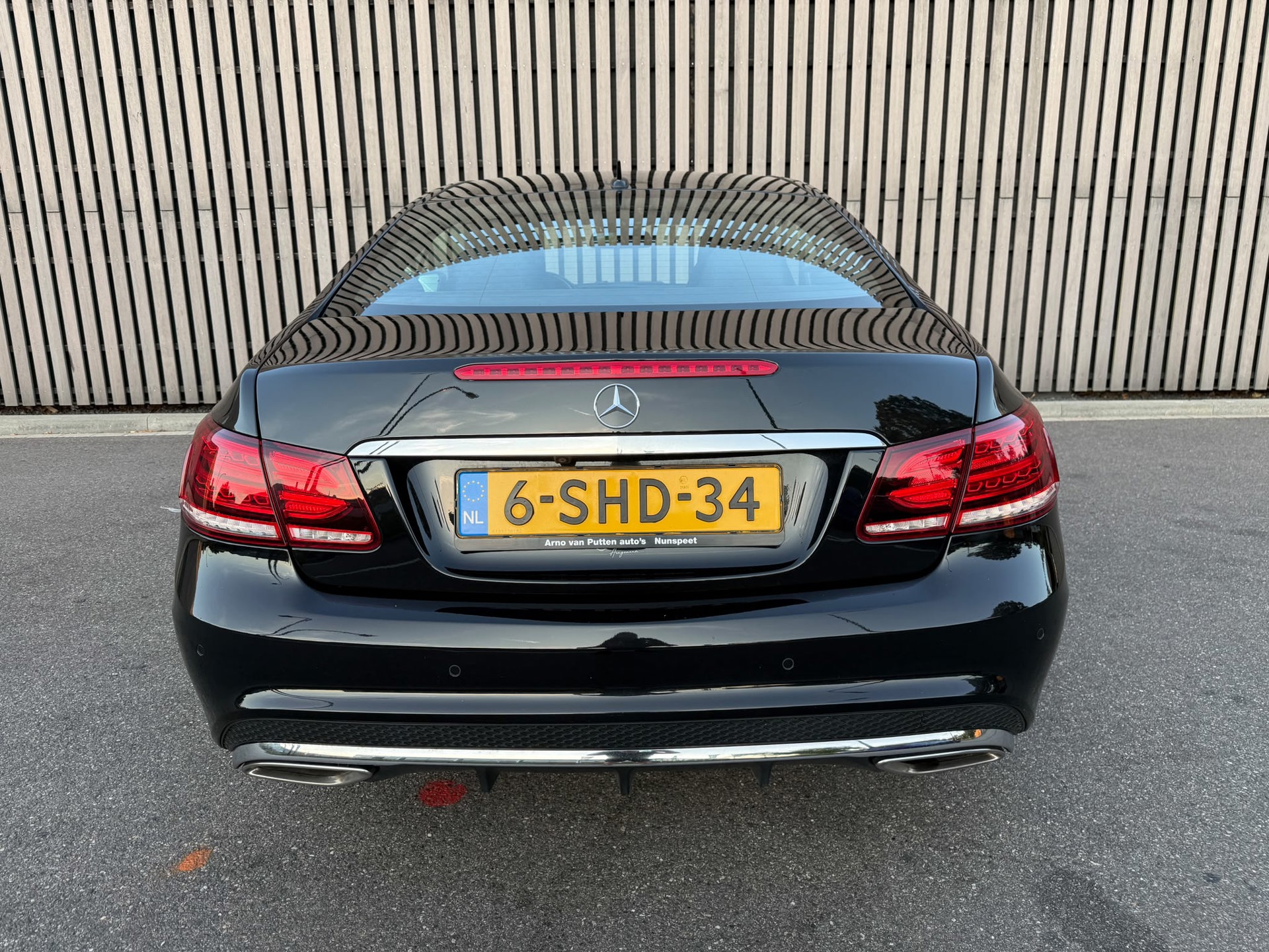 Foto van Mercedes-Benz E 200