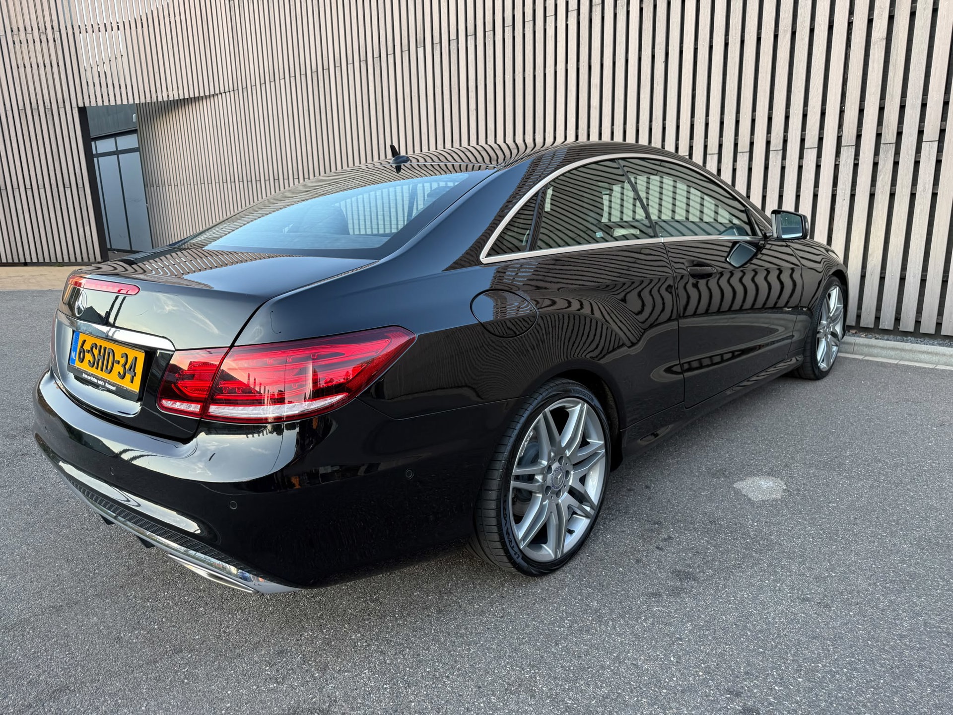 Foto van Mercedes-Benz E 200