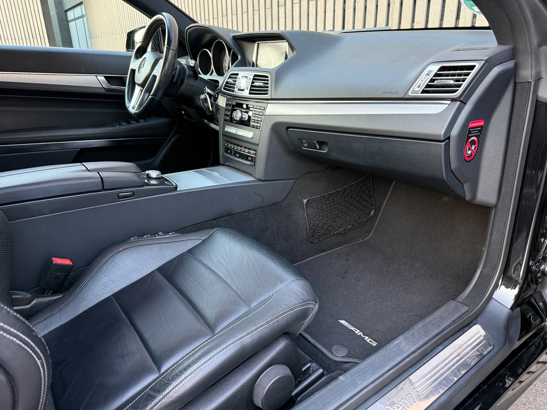 Foto van Mercedes-Benz E 200