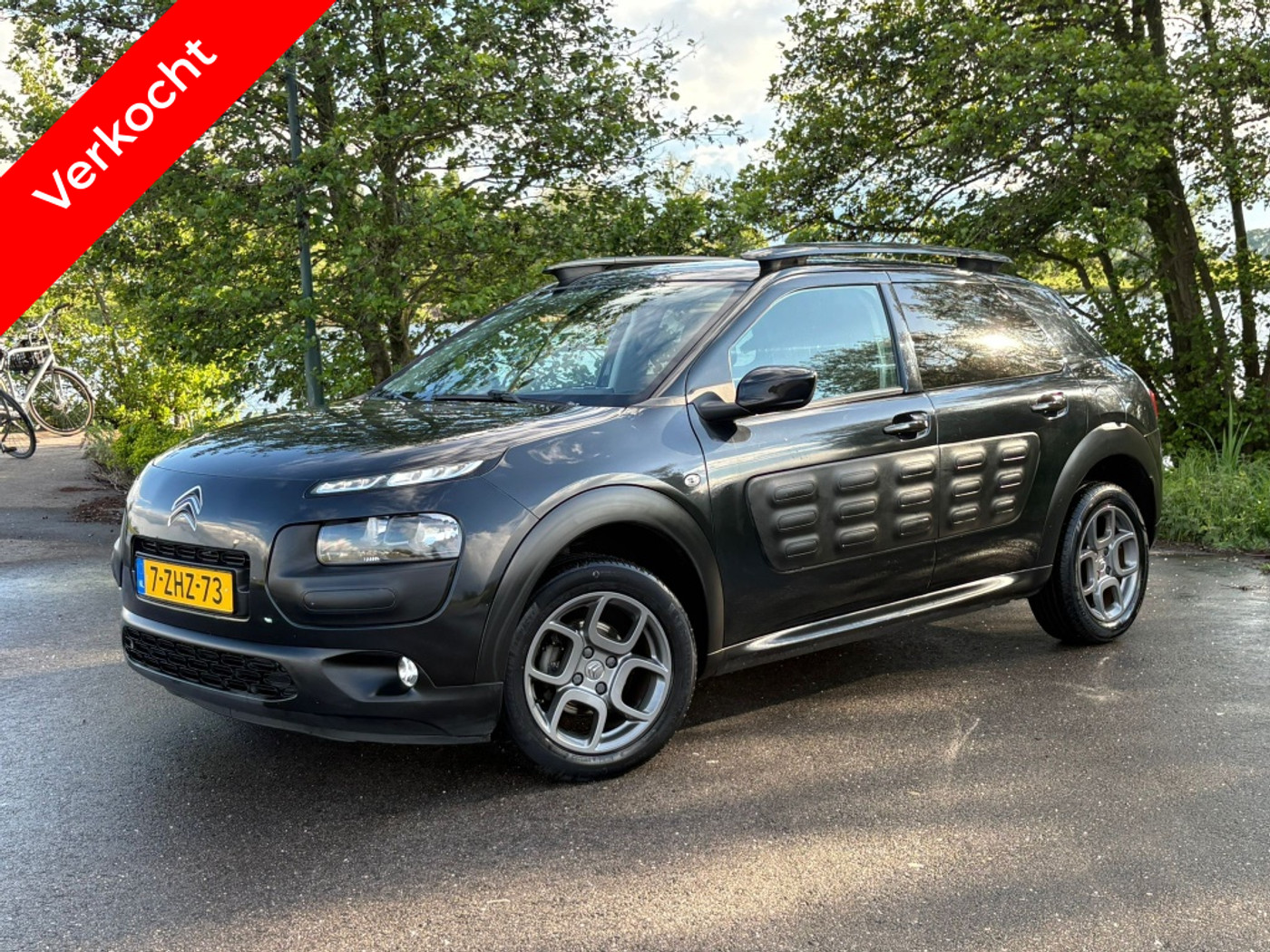 Citroen C4 Cactus 1.2 Shine Trekhaak Afneembaar Camera Navi LED 2015 - voorkant