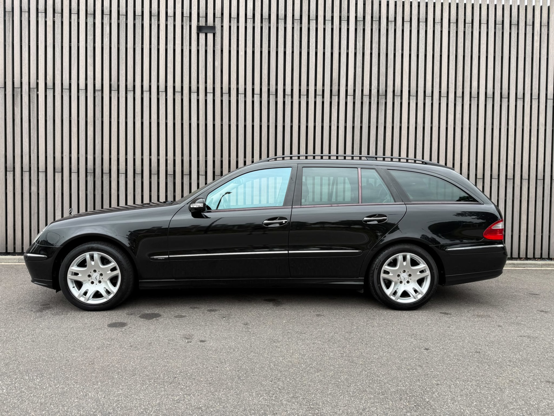 Foto van Mercedes-Benz E 500 4-matic