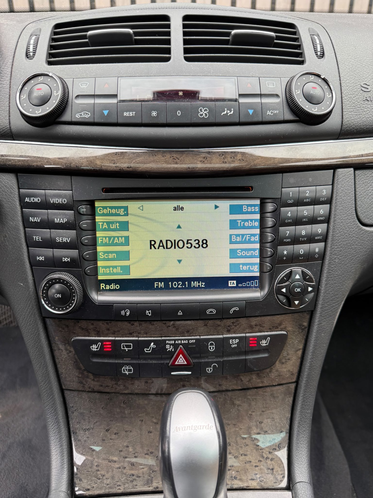 Foto van Mercedes-Benz E 500 4-matic